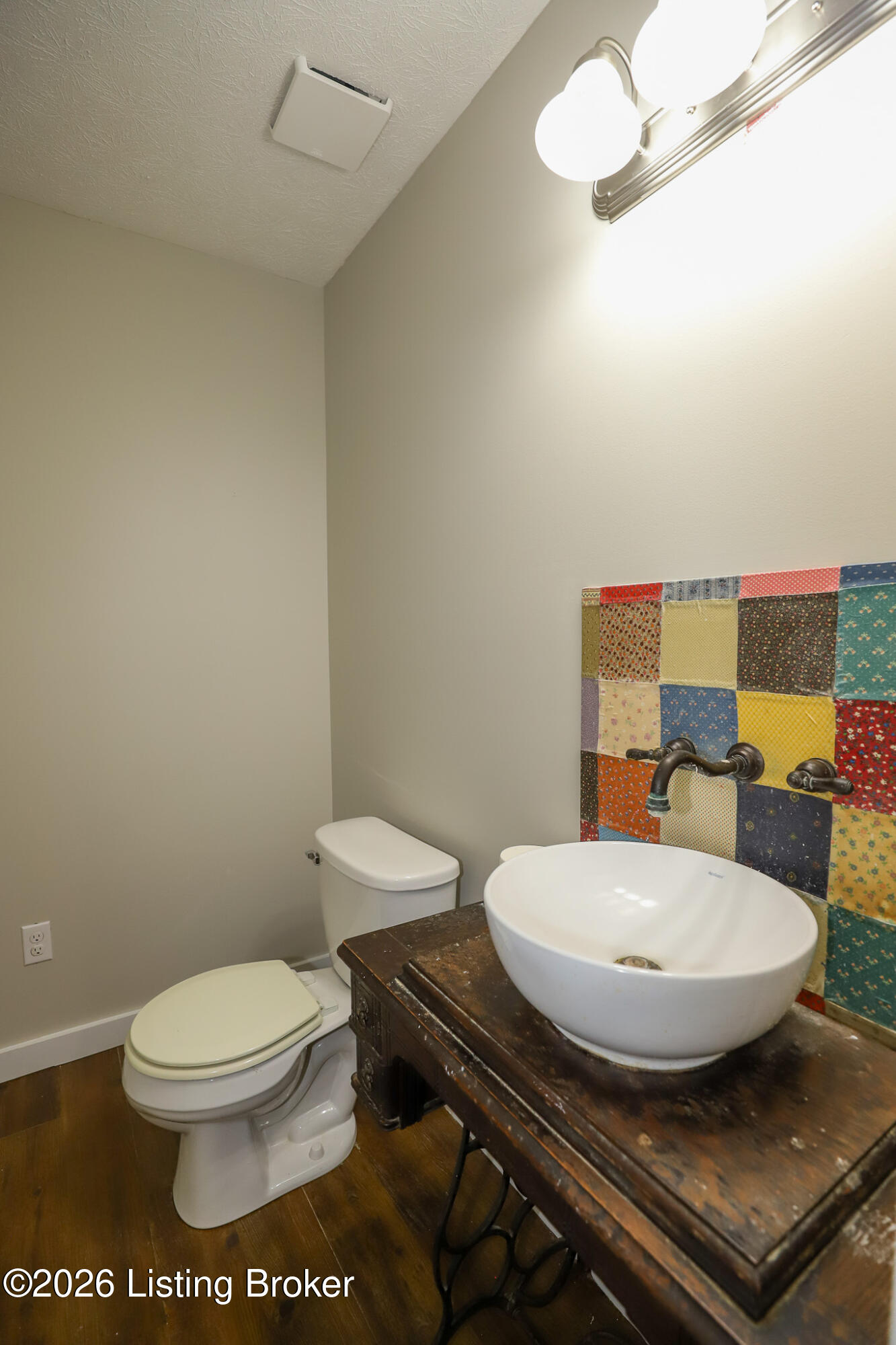 384 Schoolside Dr Property Photo 16