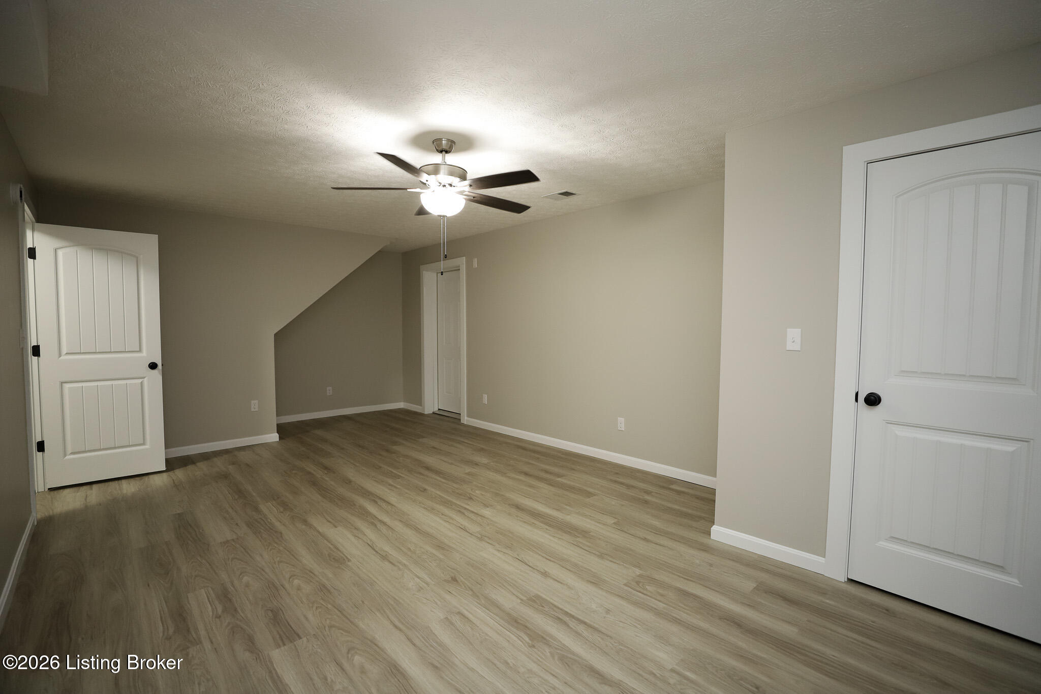 384 Schoolside Dr Property Photo 19