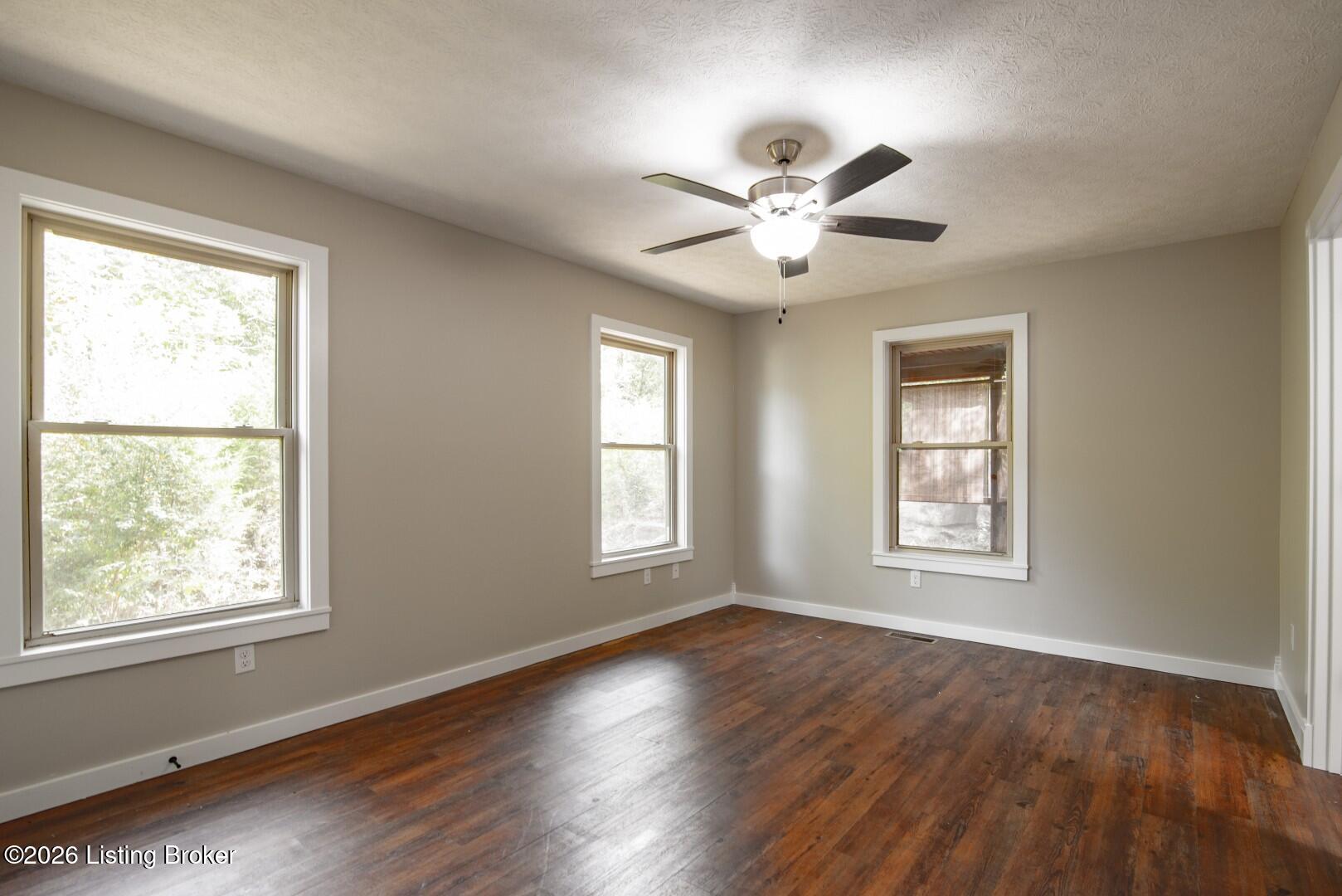 384 Schoolside Dr Property Photo 25