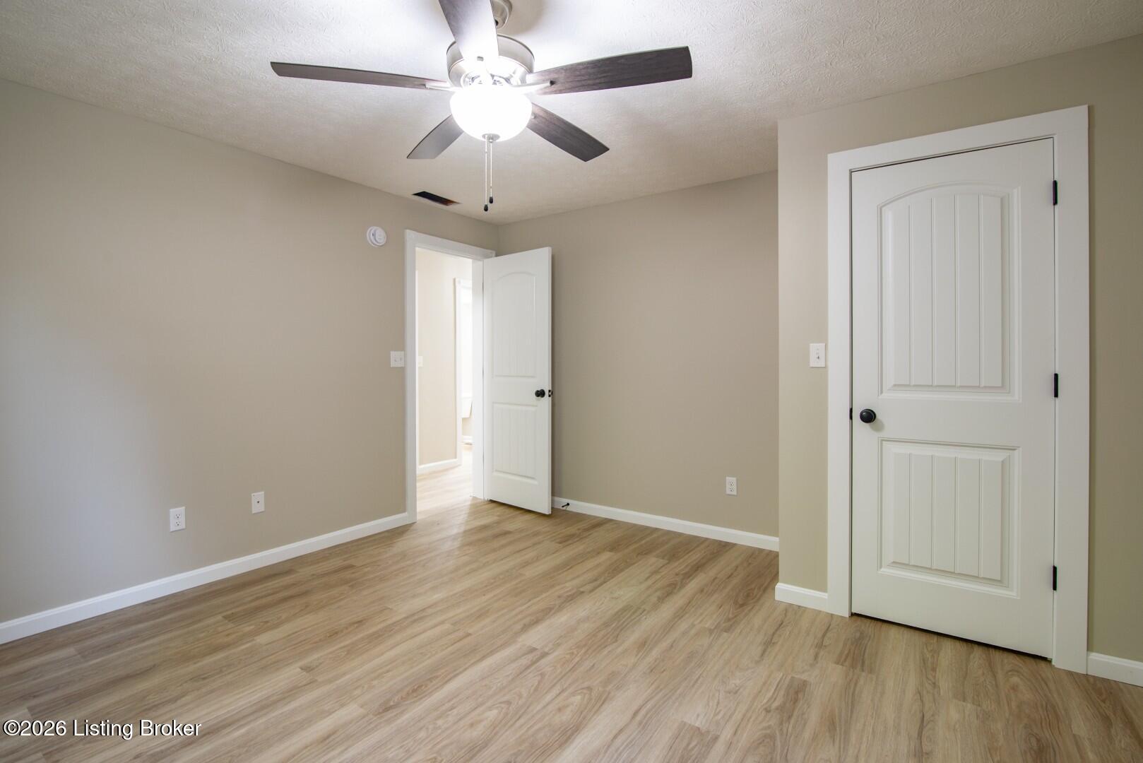 384 Schoolside Dr Property Photo 43