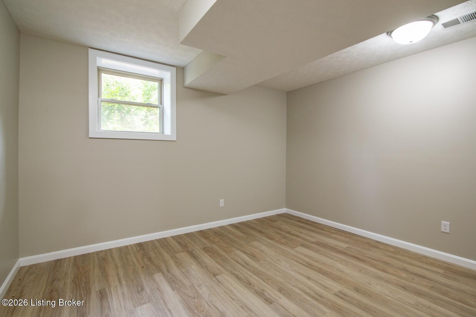 384 Schoolside Dr Property Photo 44