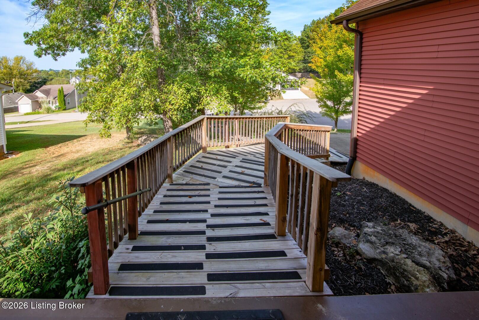 384 Schoolside Dr Property Photo 52