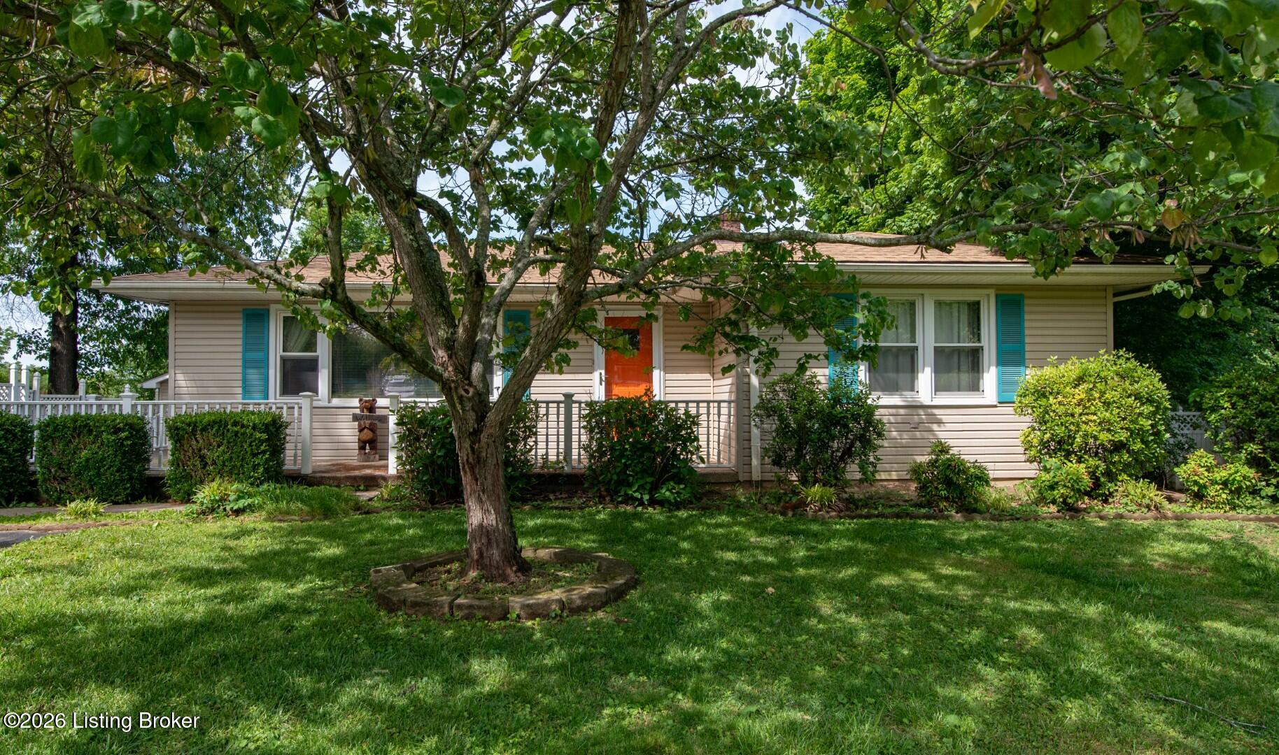 427 S Deepwood Dr Property Photo 4