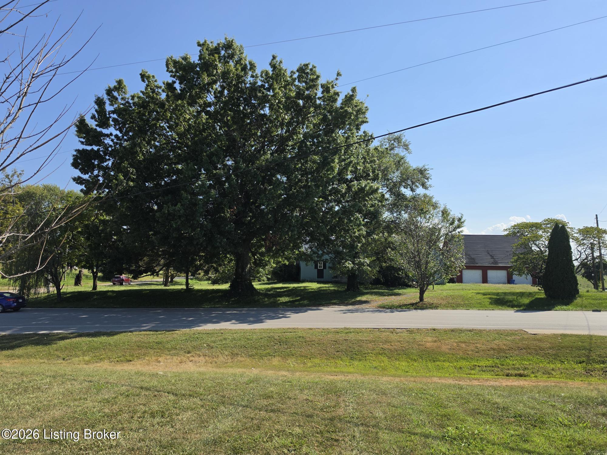 2047 Waddy Rd Property Photo 5