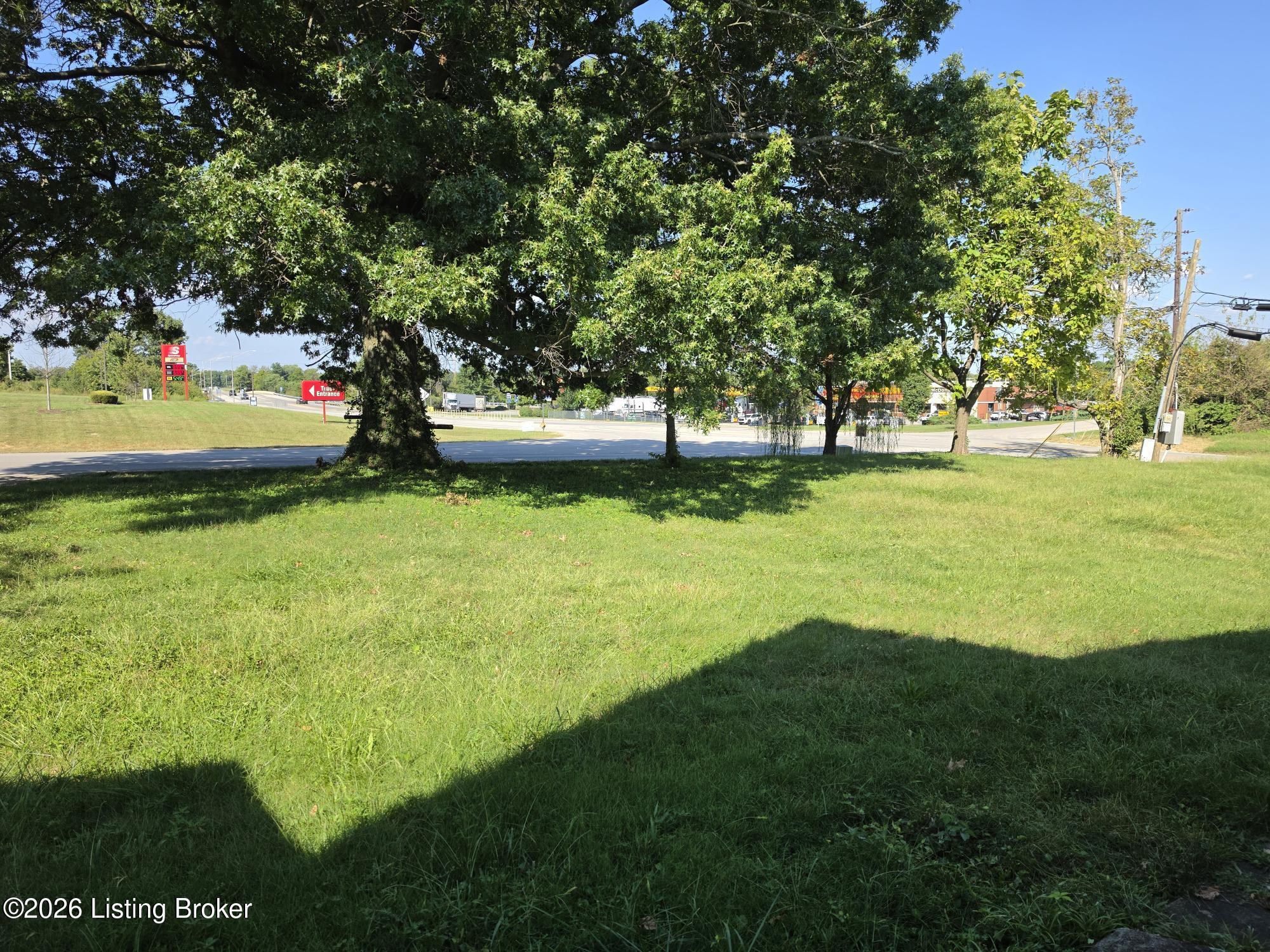 2047 Waddy Rd Property Photo 13