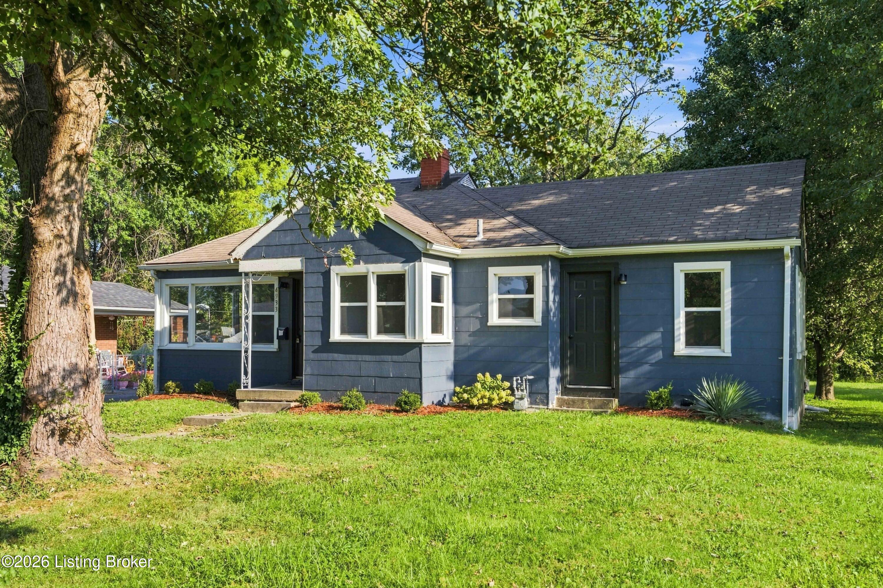 4933 W Pages Ln