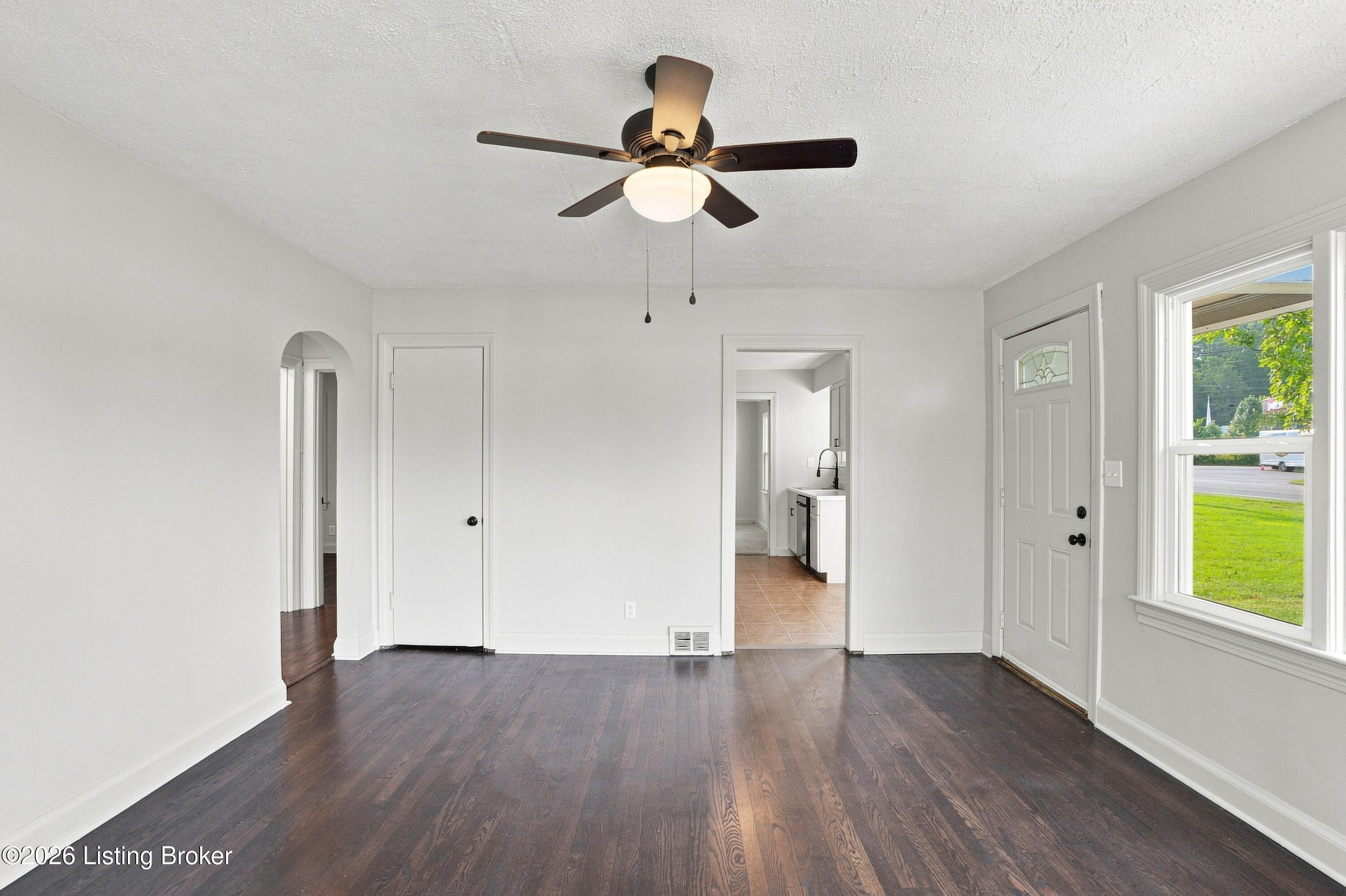 4933 W Pages Ln Property Photo 13