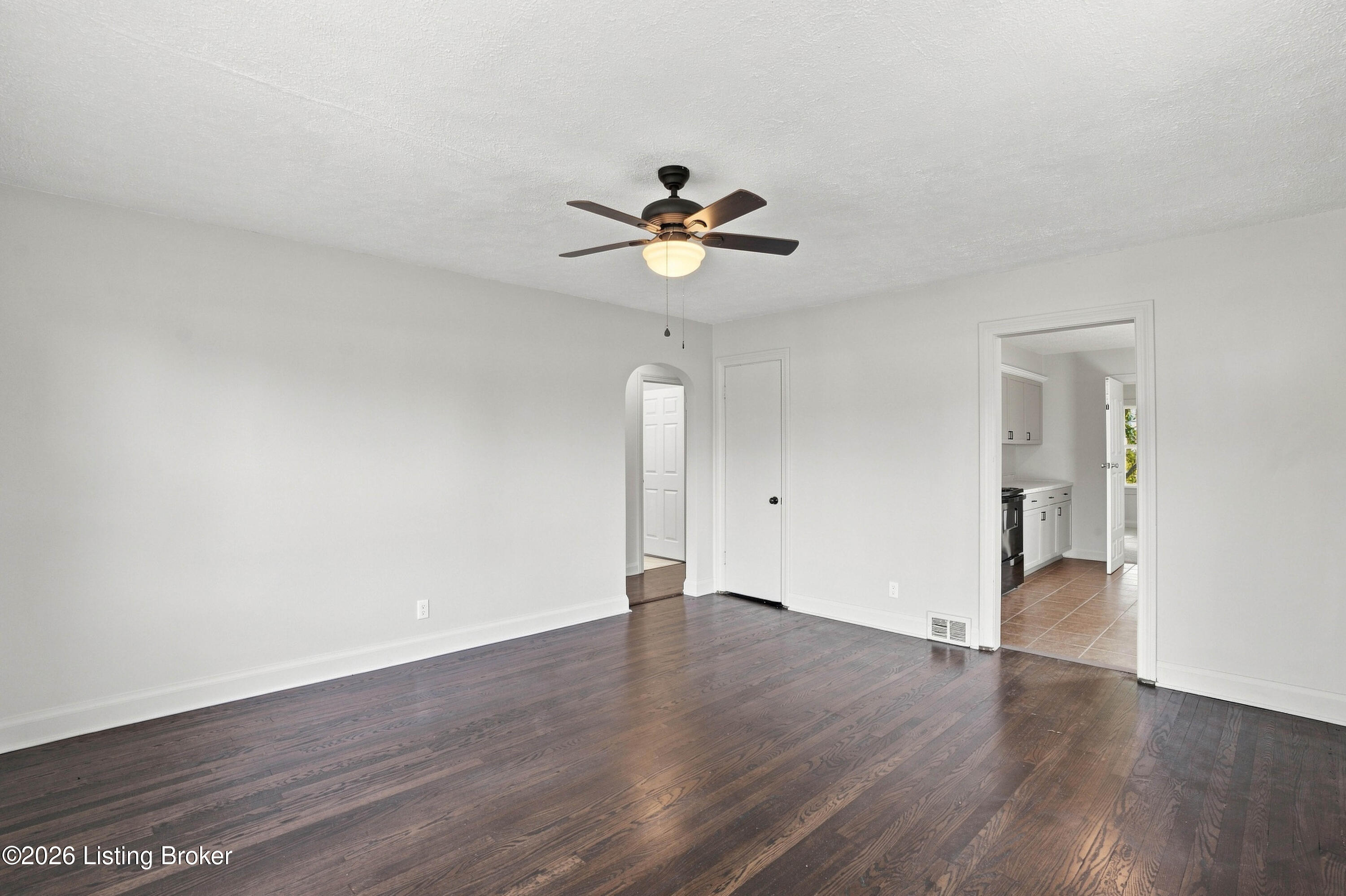 4933 W Pages Ln Property Photo 14