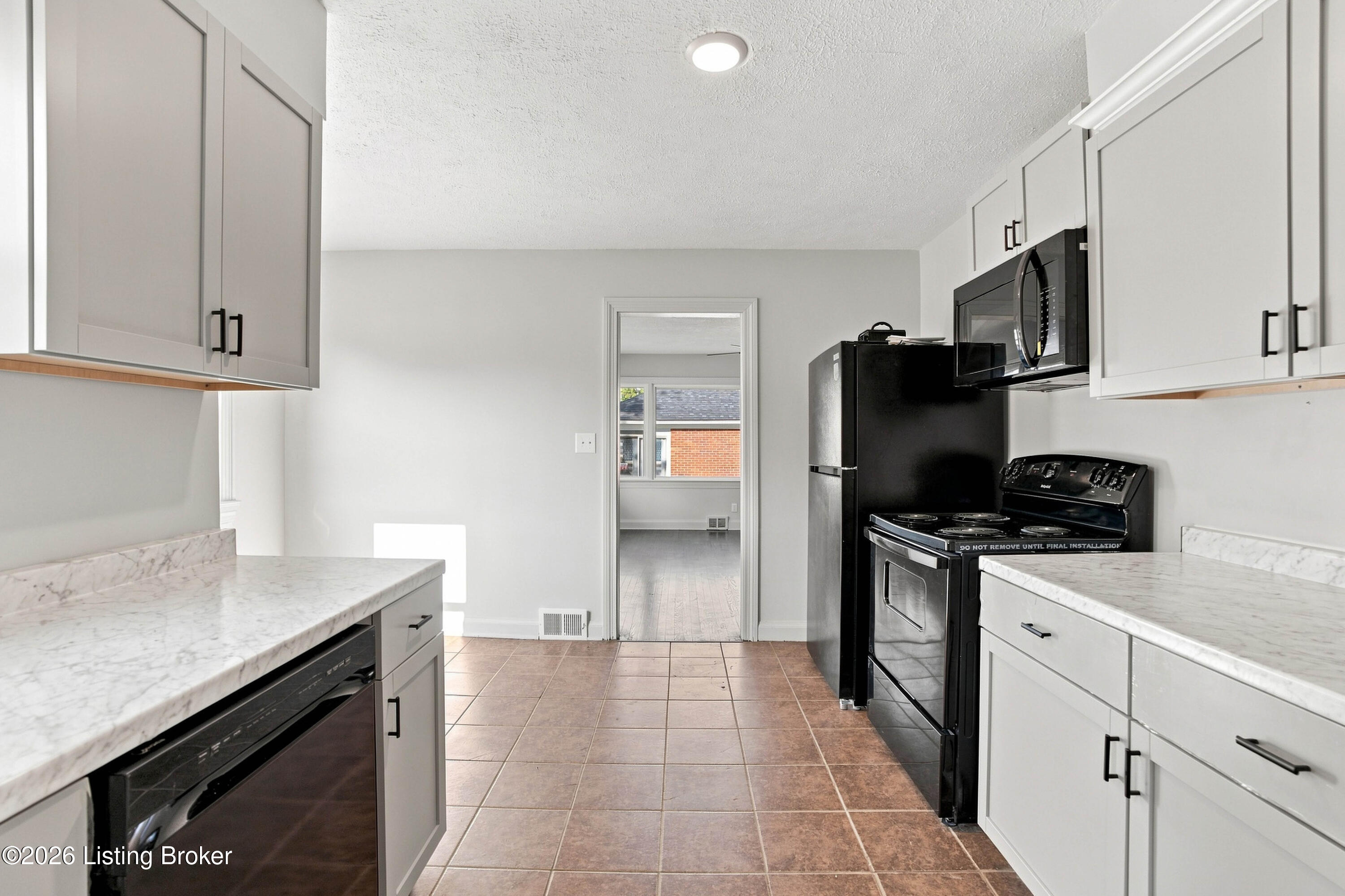 4933 W Pages Ln Property Photo 16