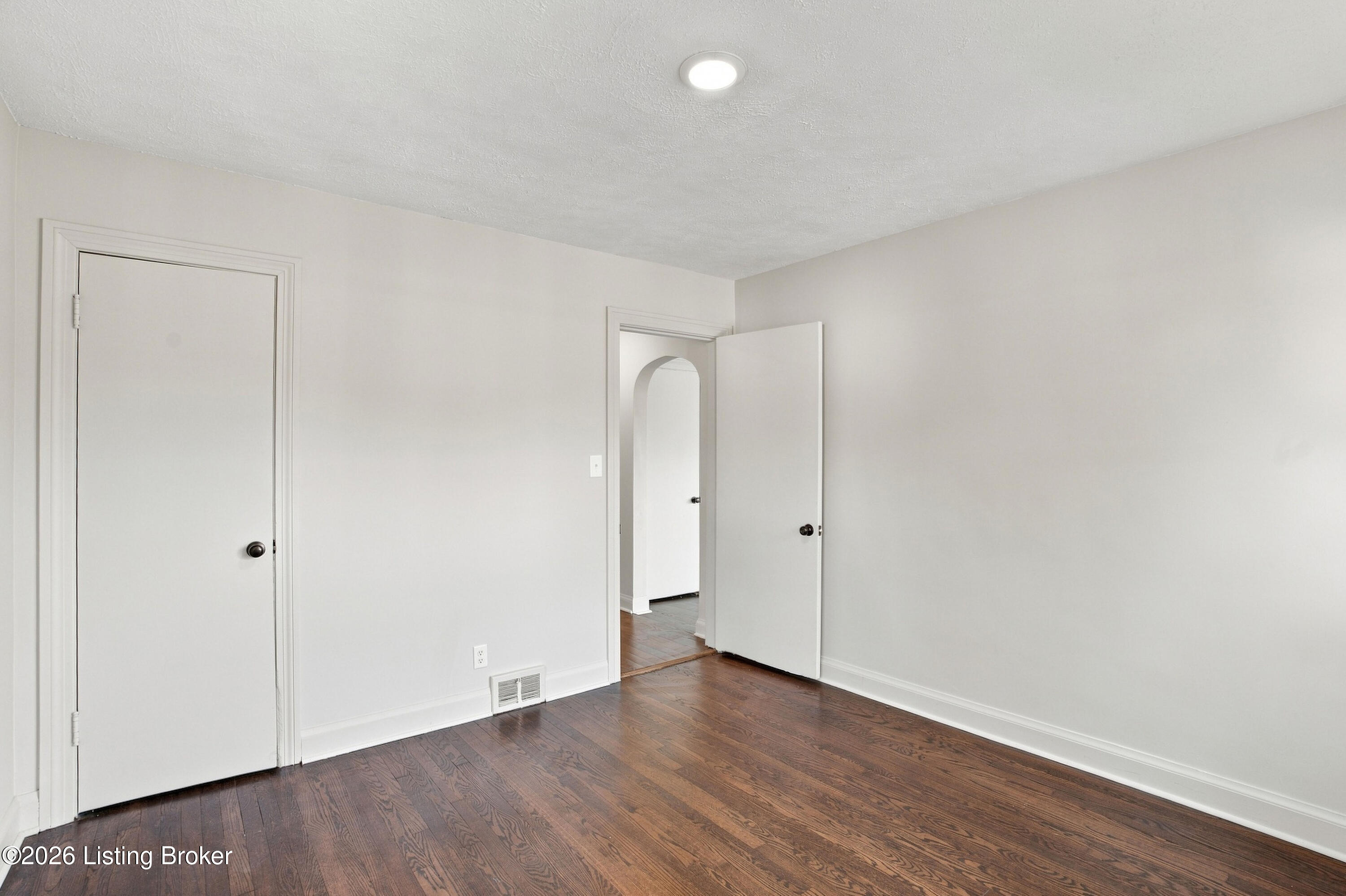 4933 W Pages Ln Property Photo 22