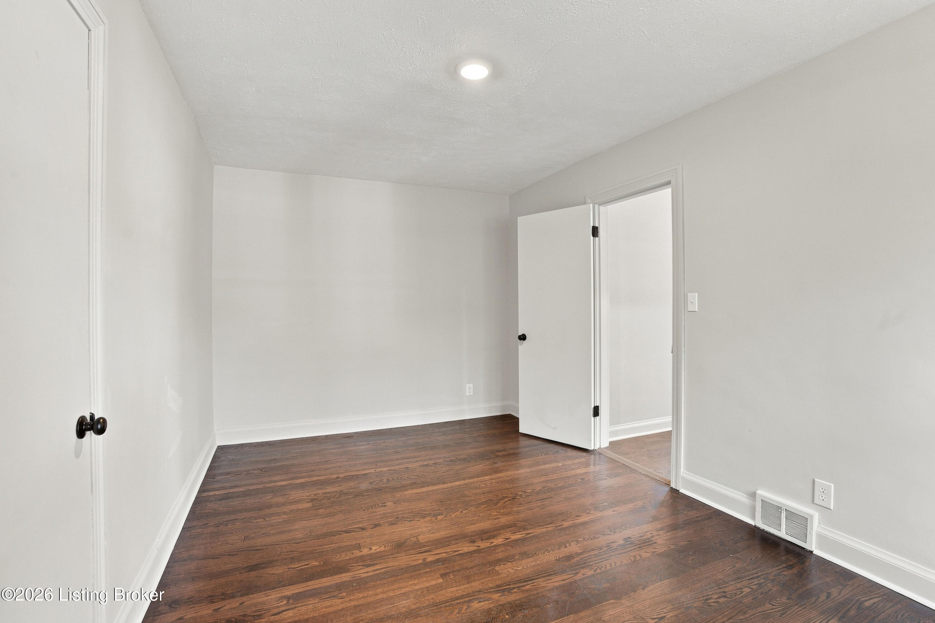 4933 W Pages Ln Property Photo 25