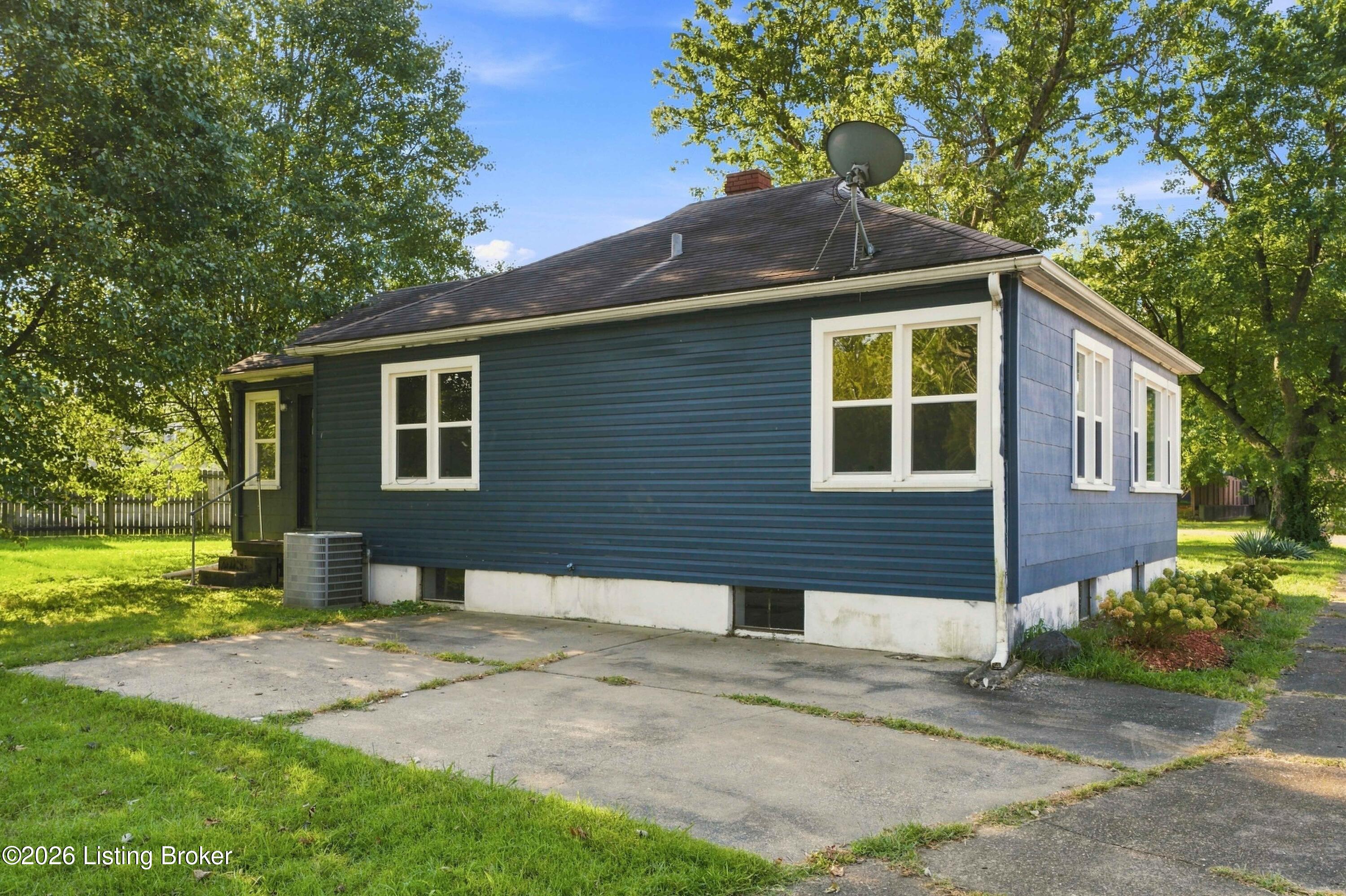 4933 W Pages Ln Property Photo 35