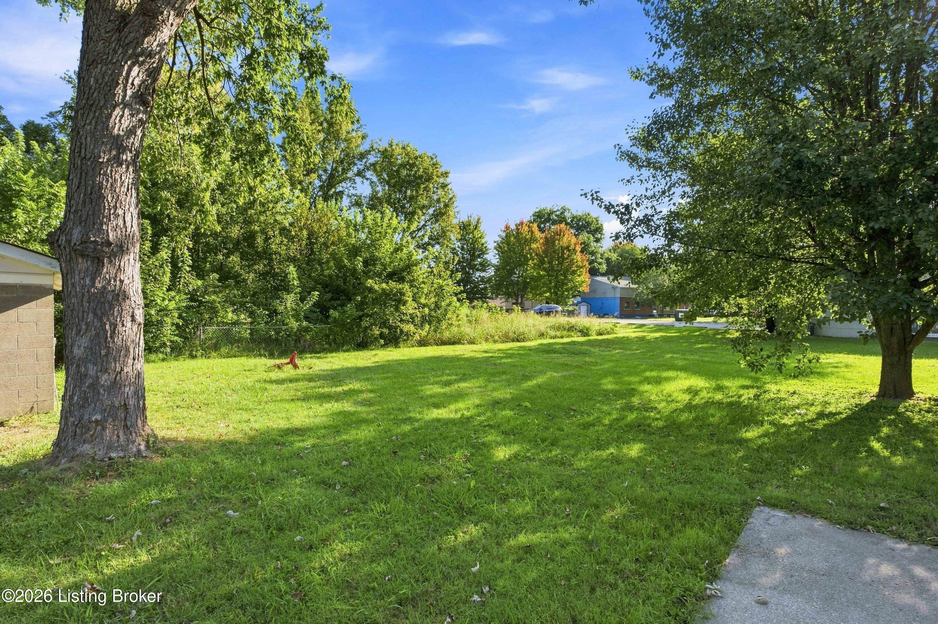 4933 W Pages Ln Property Photo 37