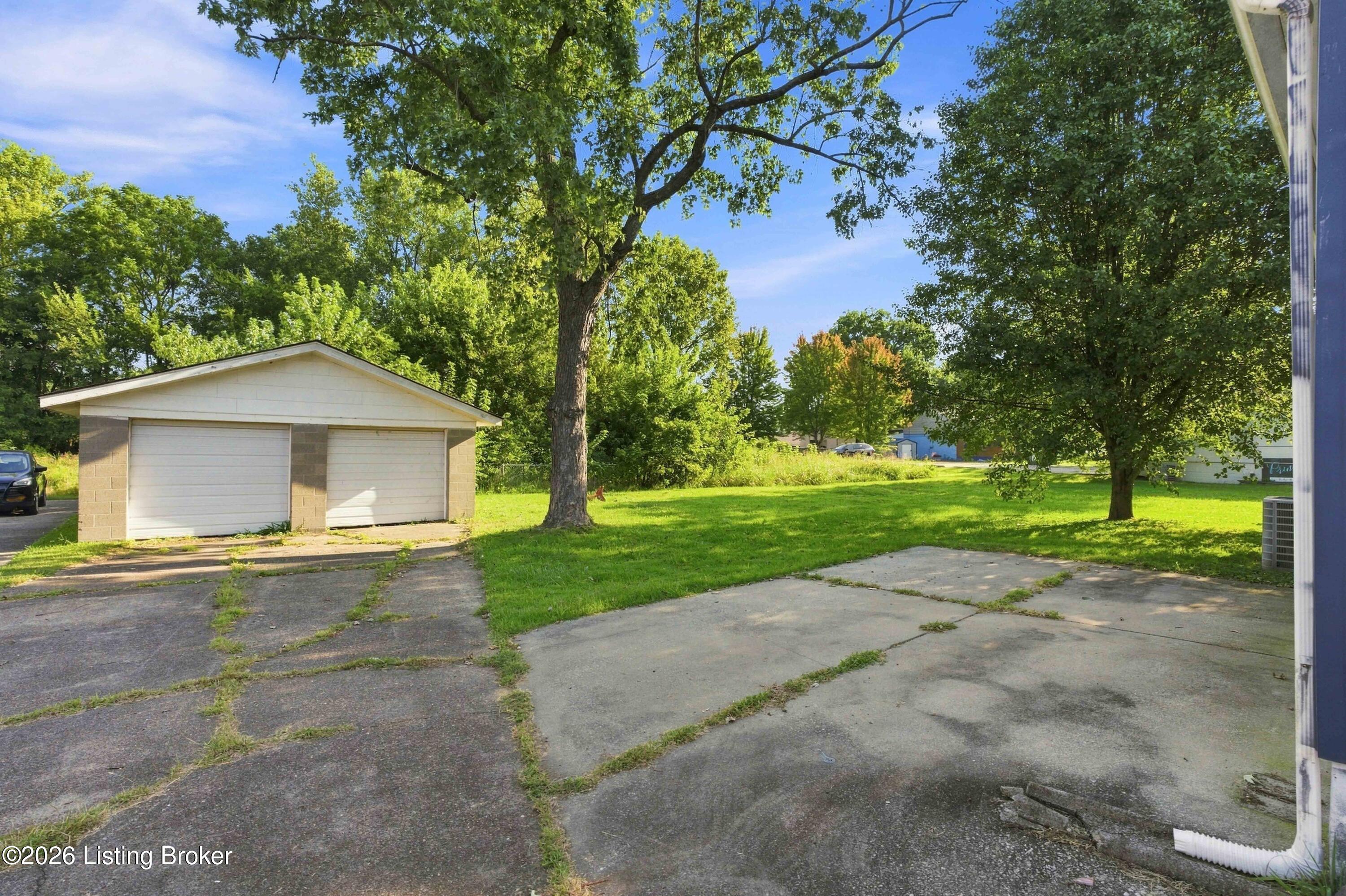 4933 W Pages Ln Property Photo 39