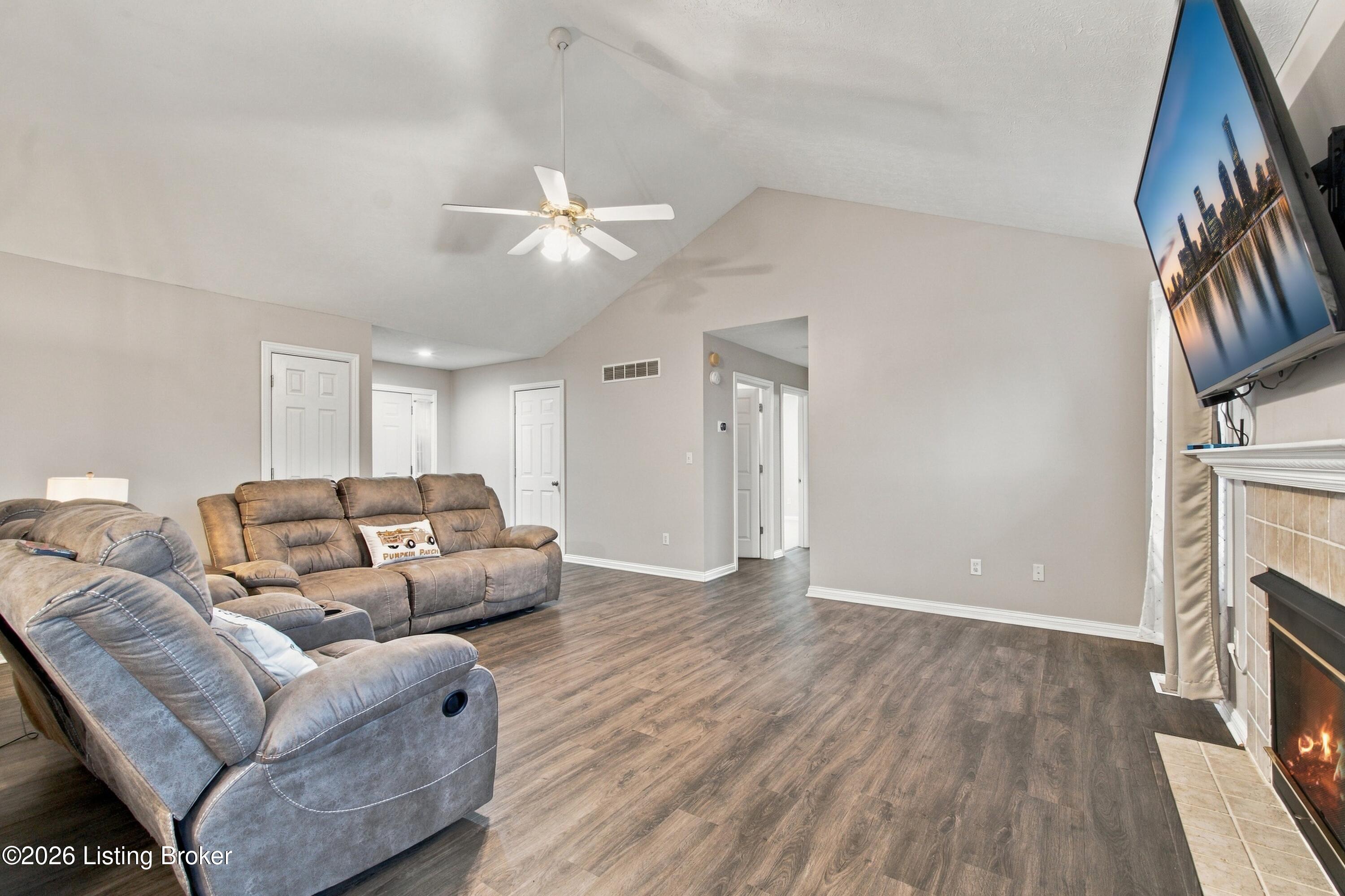 3020 Mason Way Property Photo 12