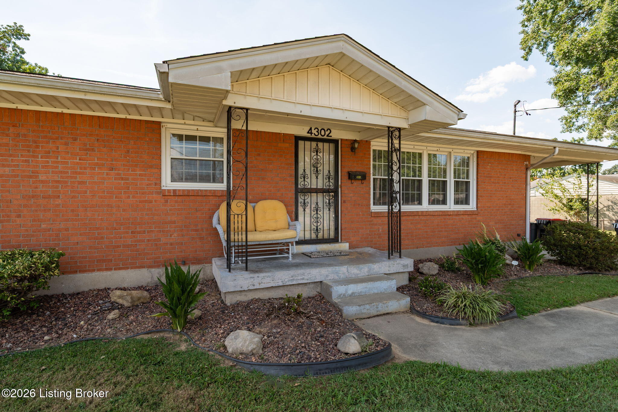 4302 Lahnna Dr Property Photo 4