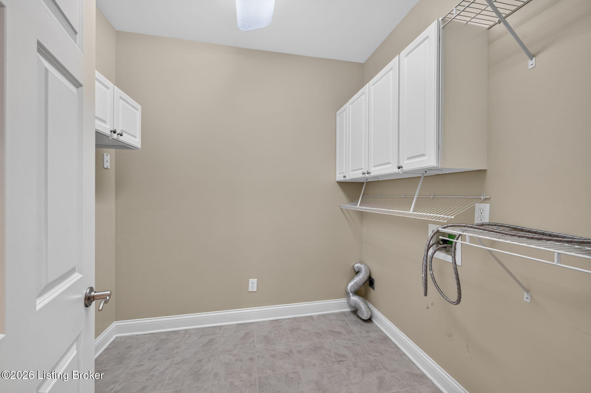 10413 Martinside Dr Property Photo 29