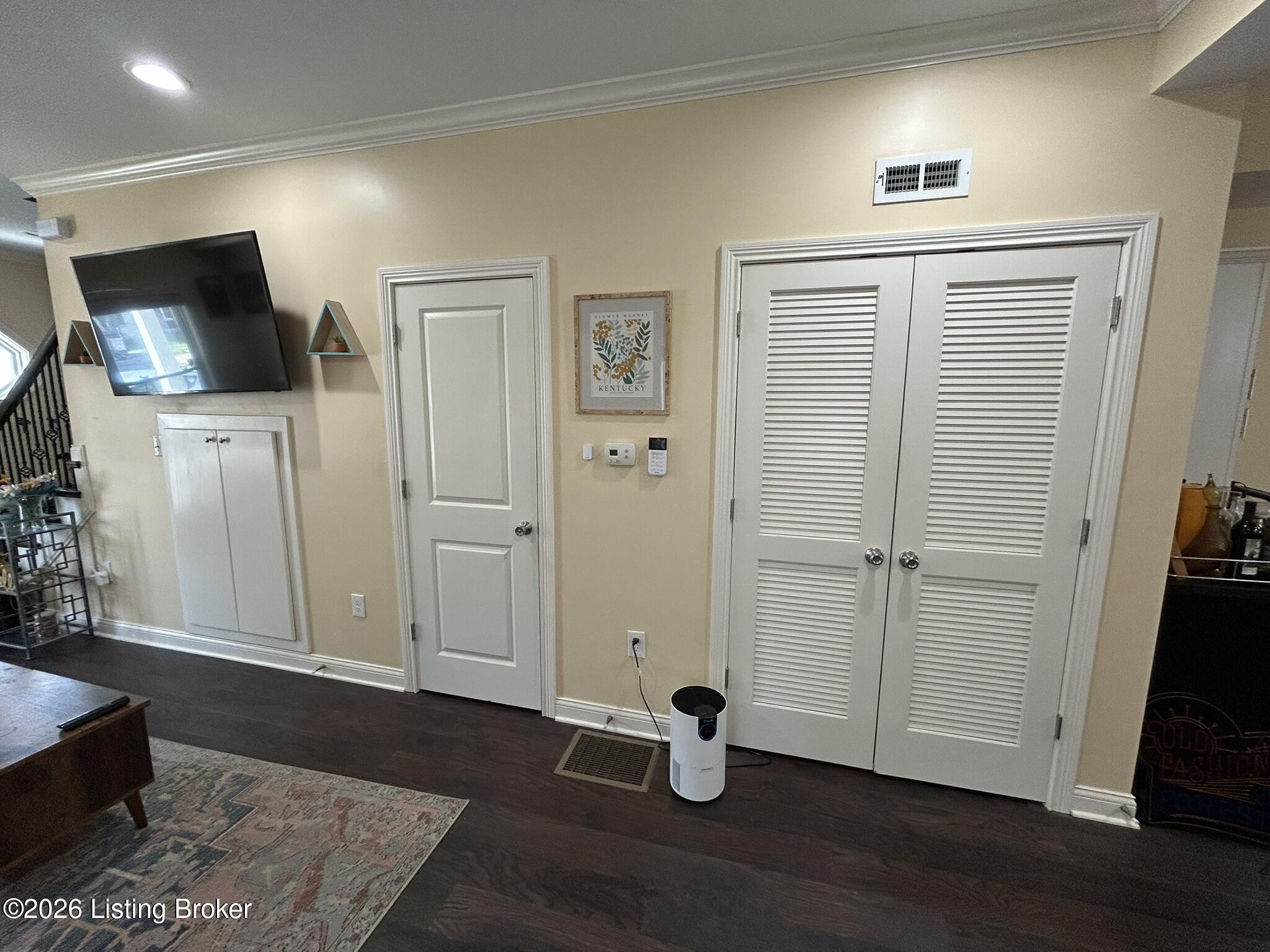 509 E Ormsby Ave Property Photo 7