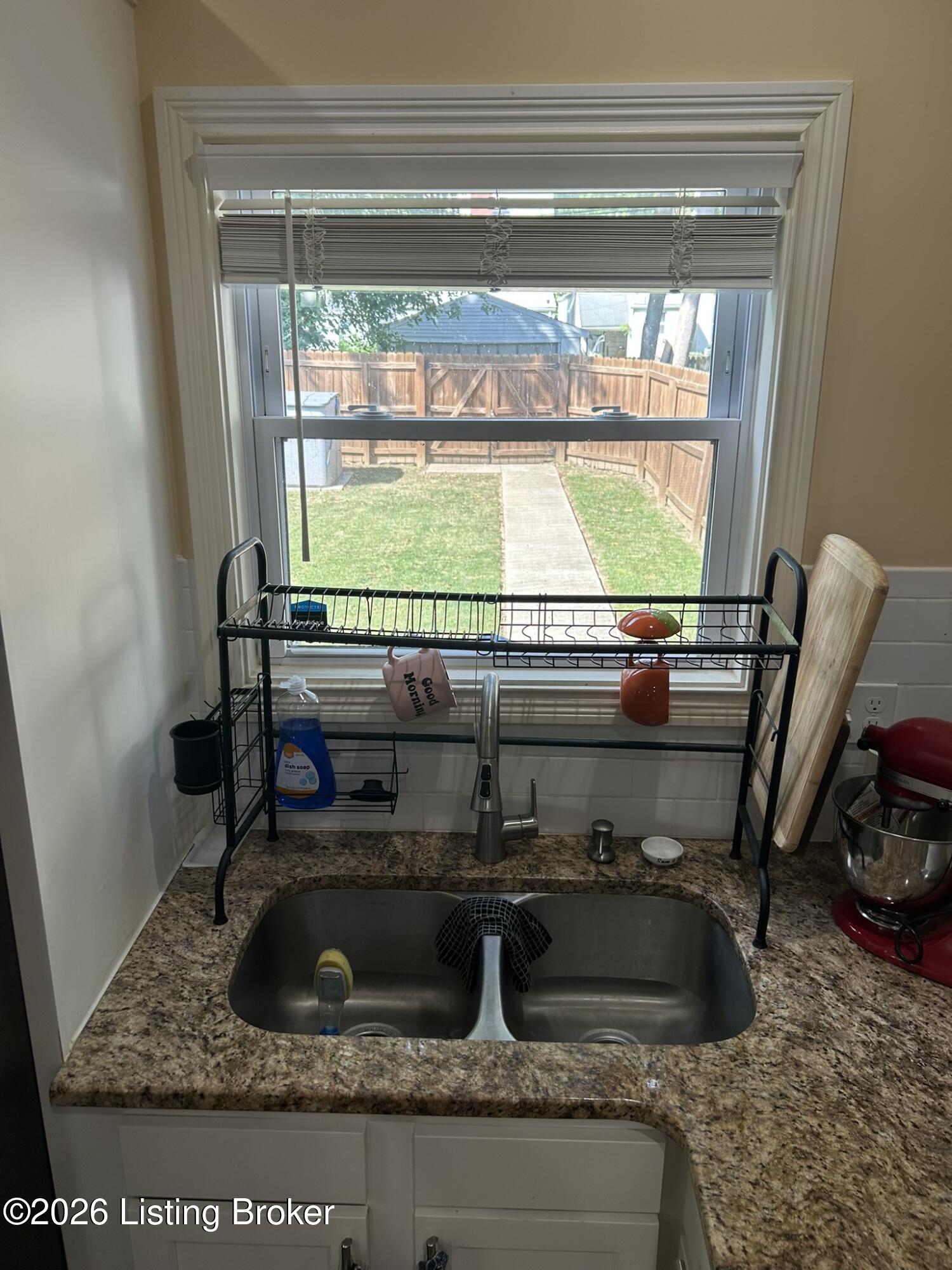 509 E Ormsby Ave Property Photo 16