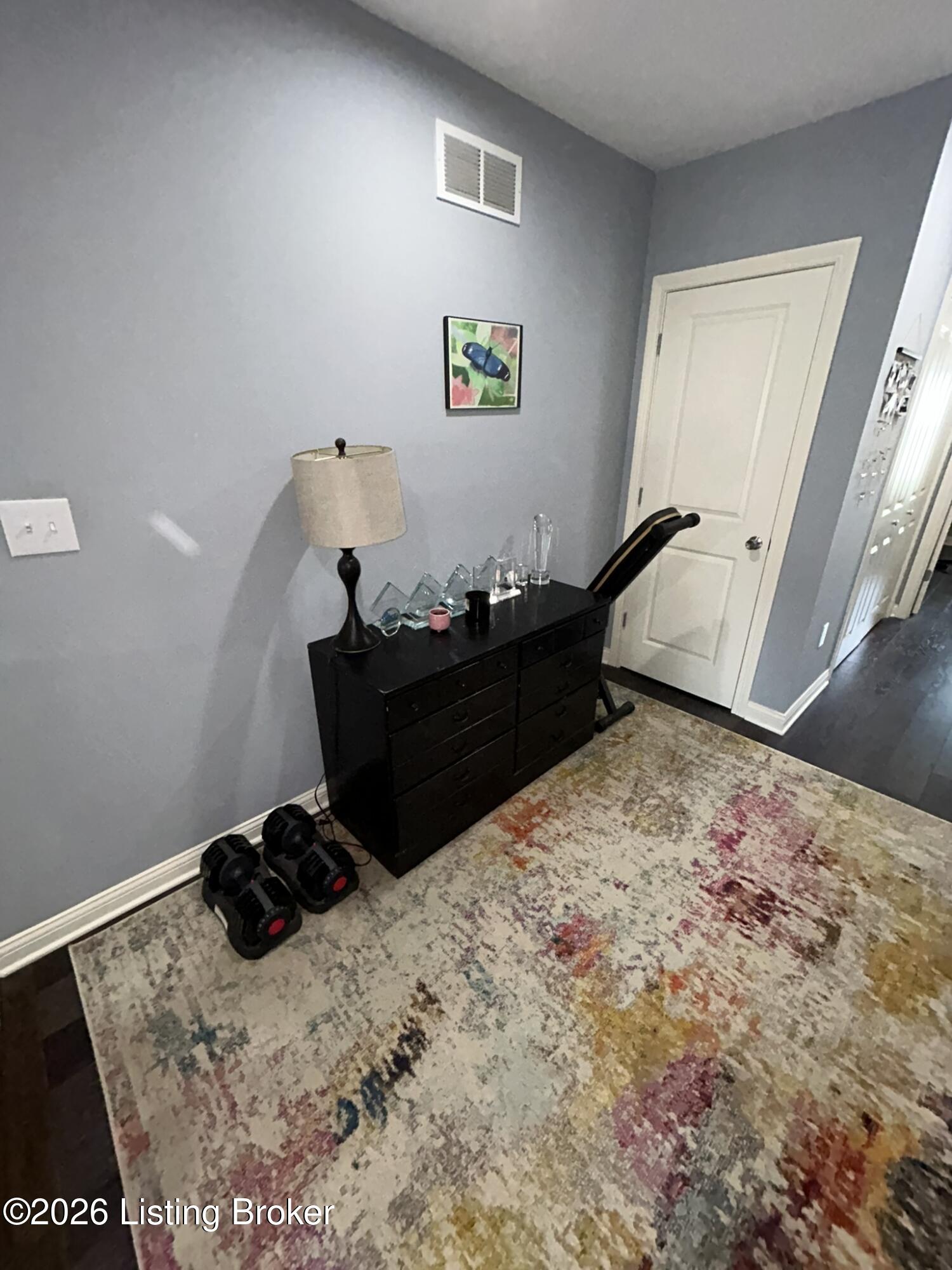509 E Ormsby Ave Property Photo 33
