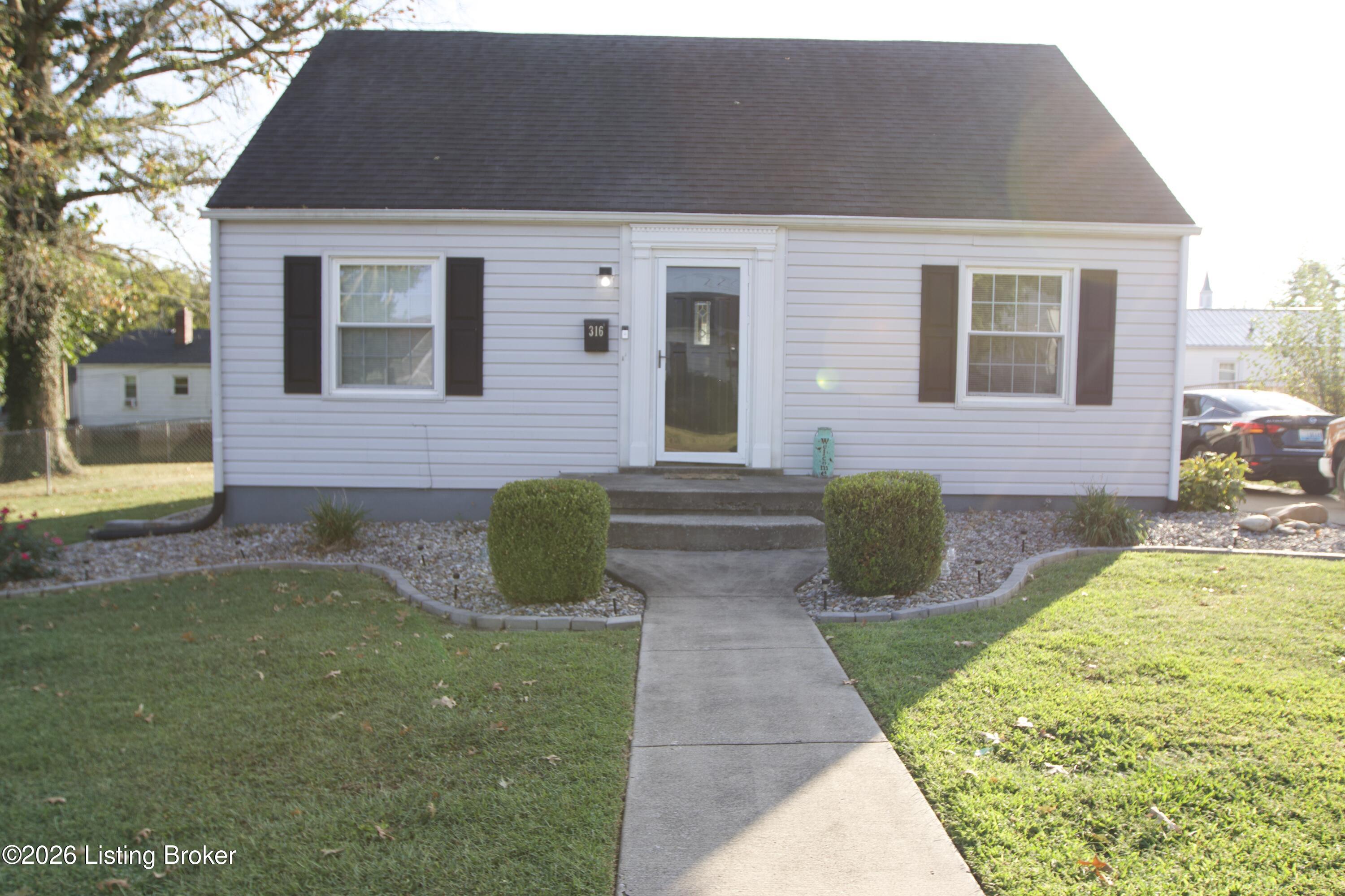 316 Robin Rd Property Photo 2