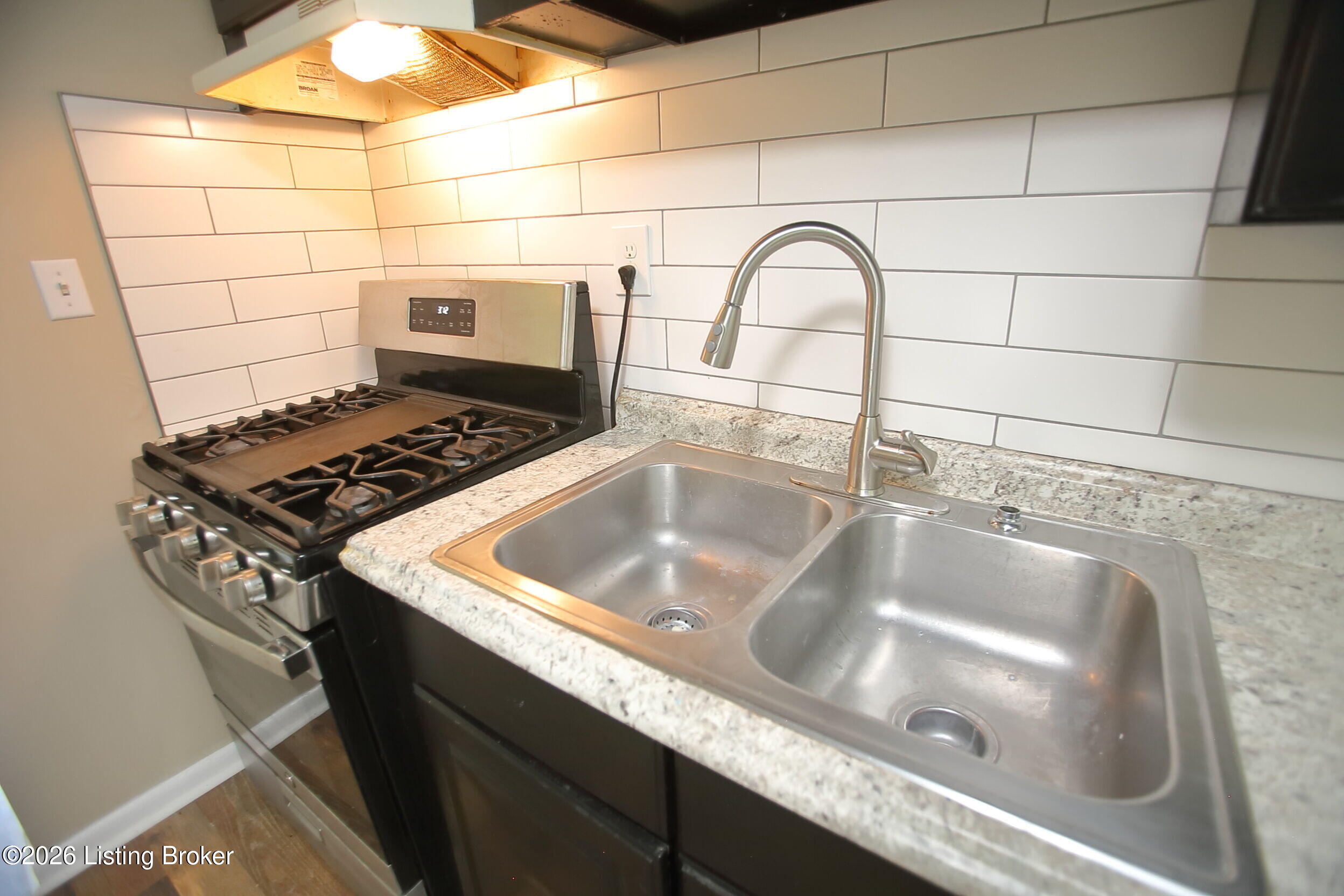 7115 Ethan Allen Way Property Photo 12