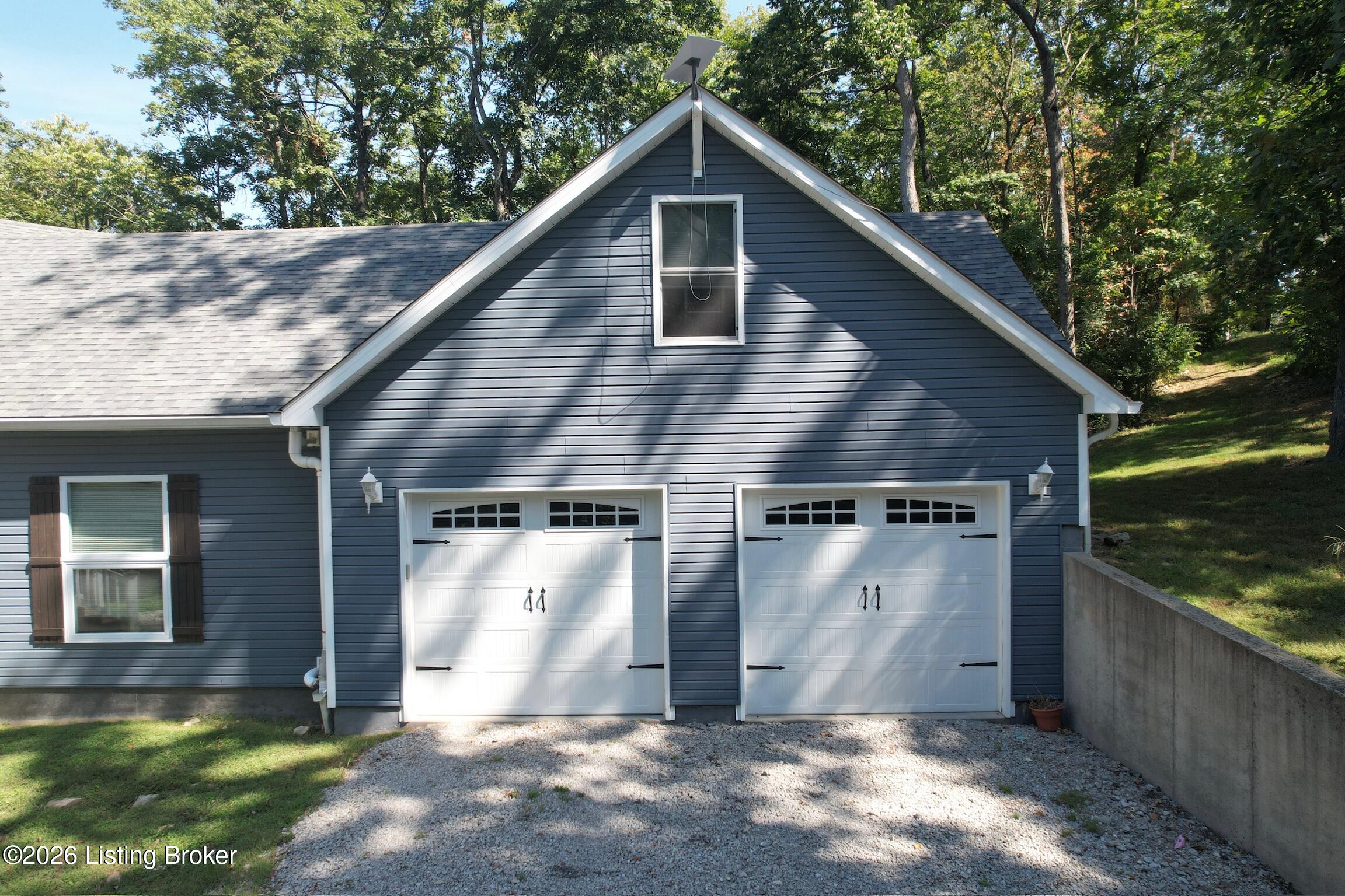 200 Bells Mill Ct. Property Photo 9