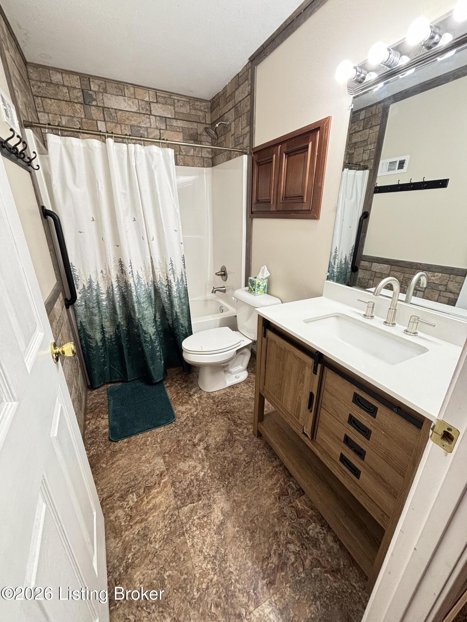 200 Bells Mill Ct. Property Photo 109
