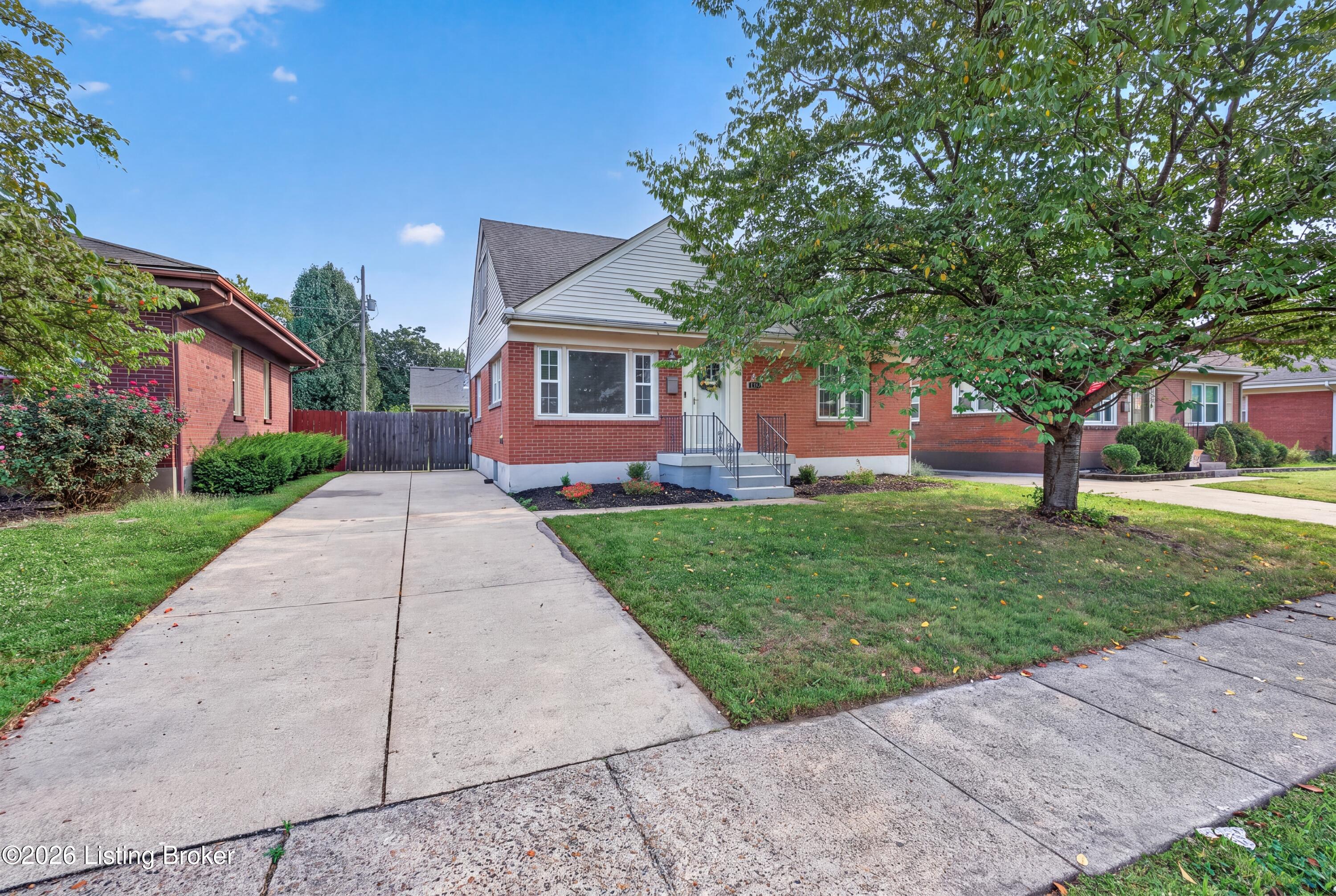 3027 Nadina Dr Property Photo 4