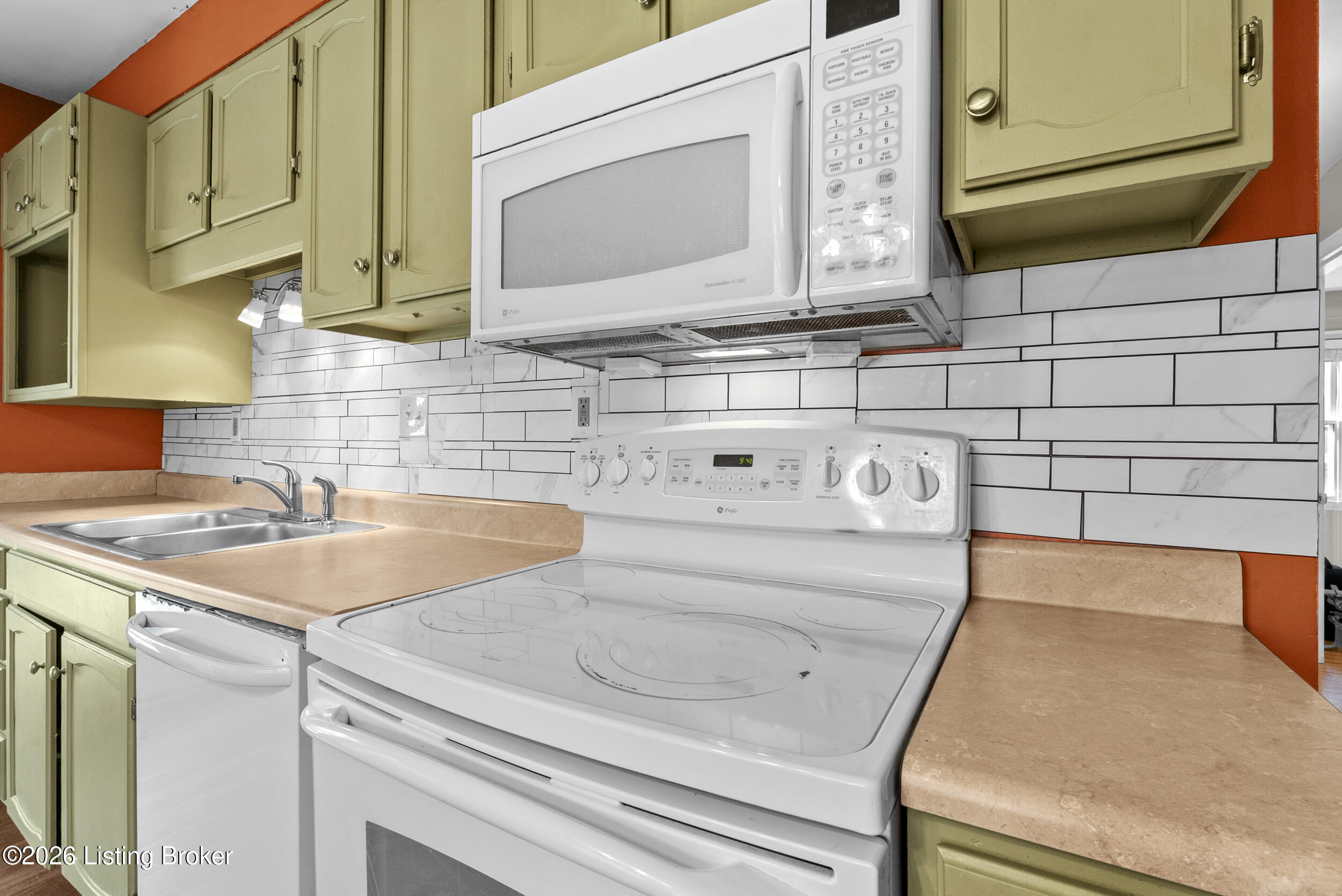 3027 Nadina Dr Property Photo 9