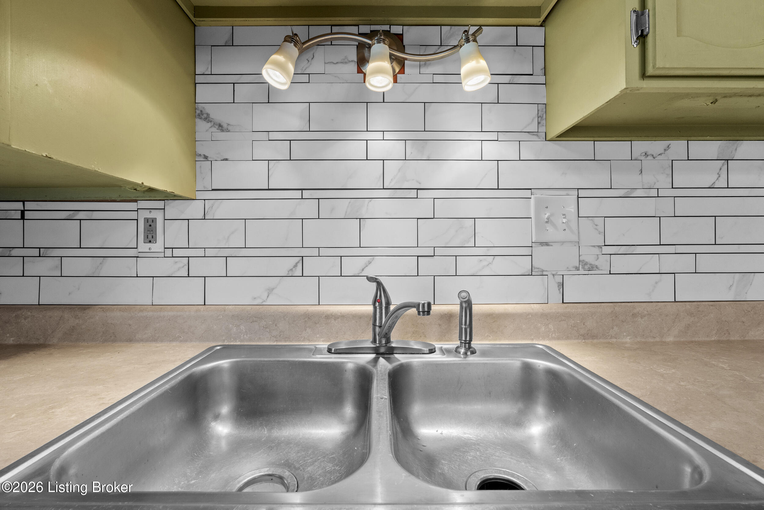 3027 Nadina Dr Property Photo 10