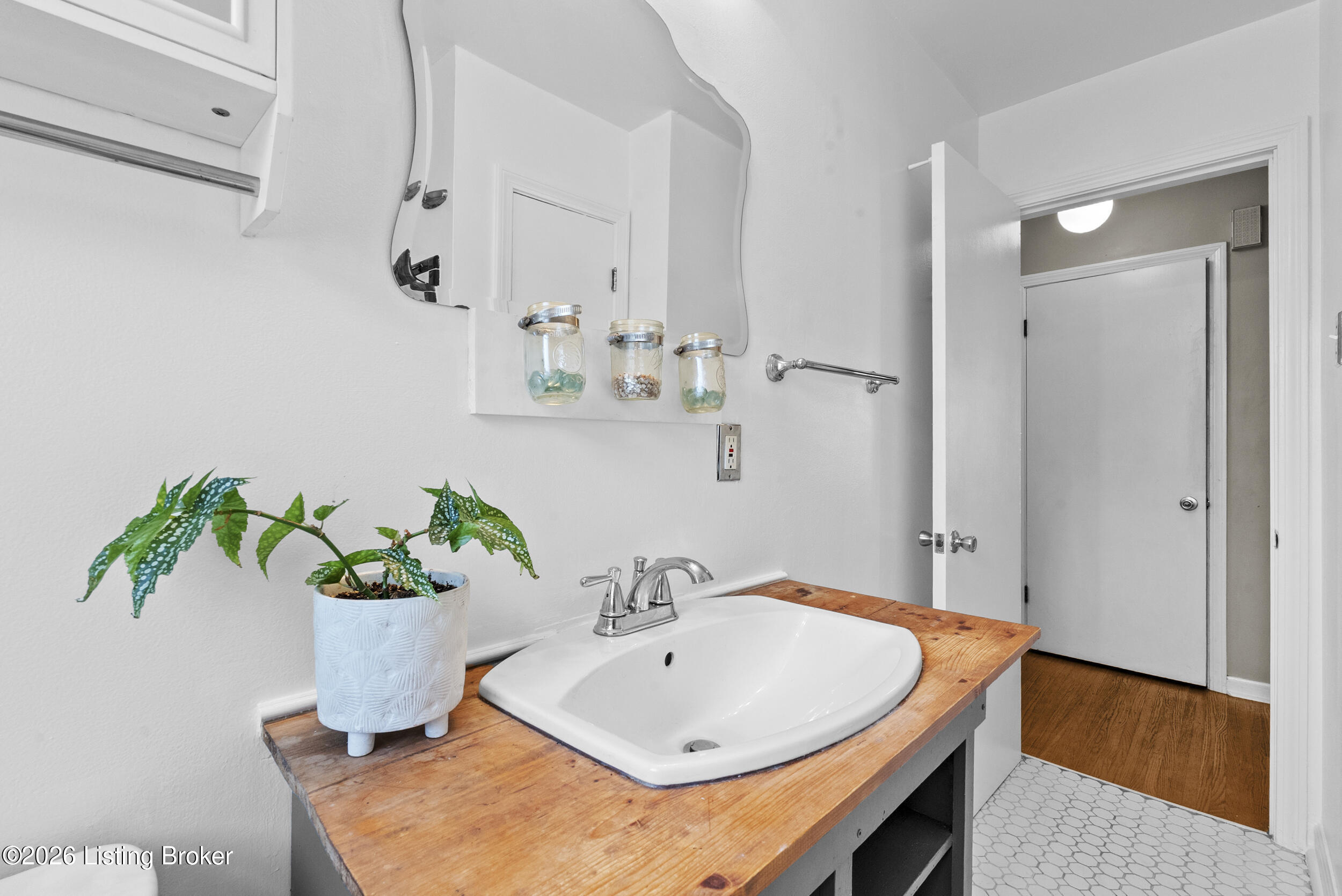 3027 Nadina Dr Property Photo 13