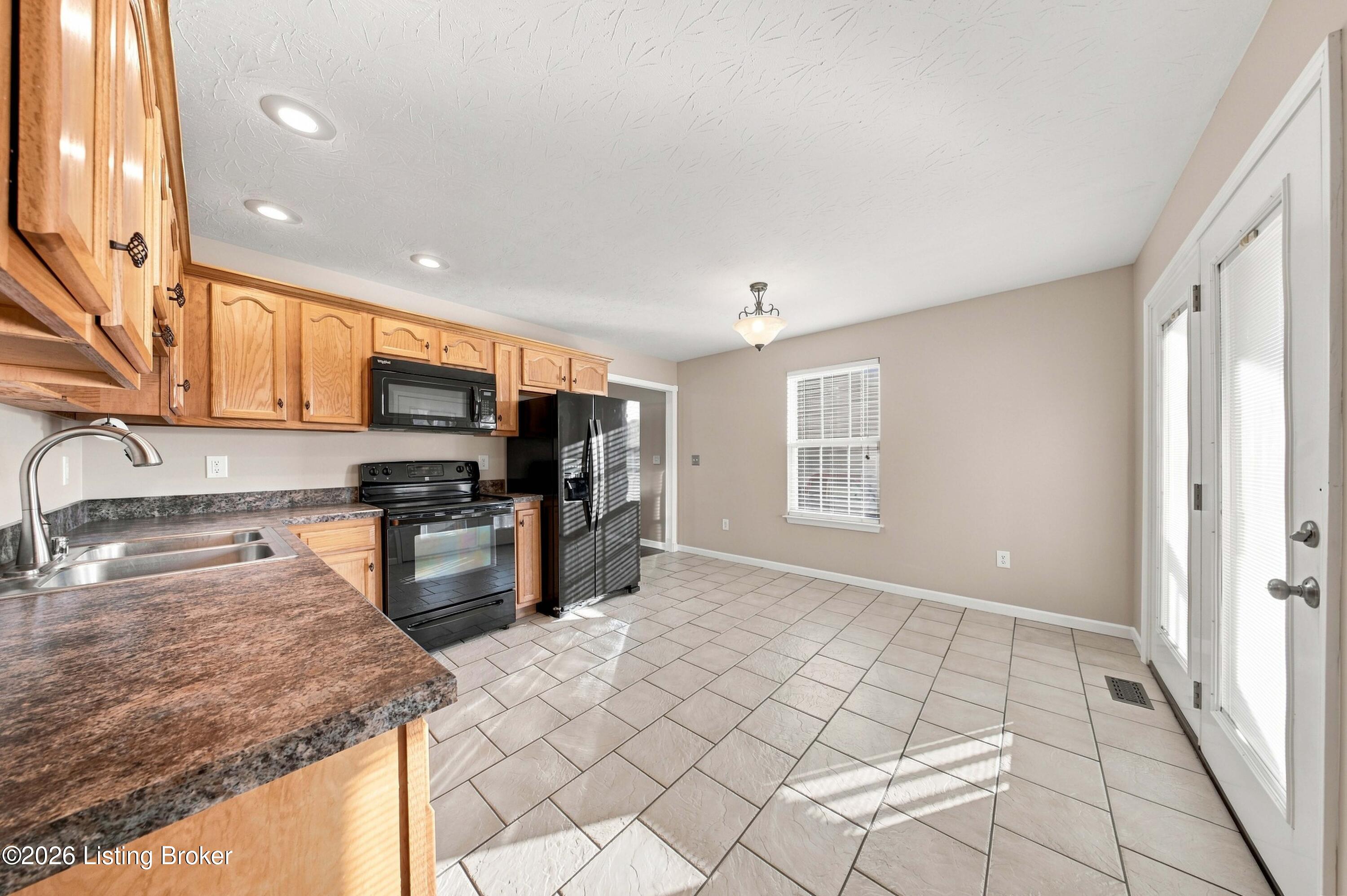 180 Treasure Bay Ct Property Photo 11