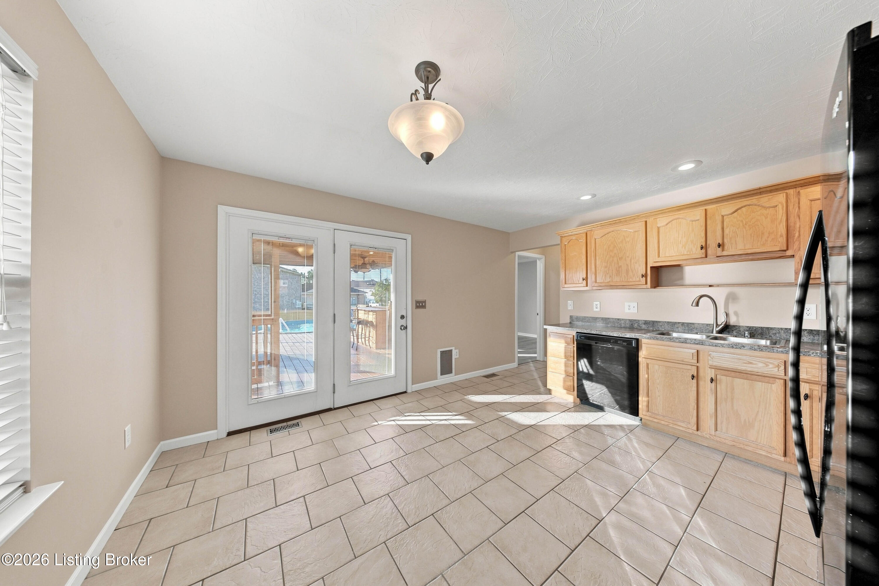 180 Treasure Bay Ct Property Photo 14