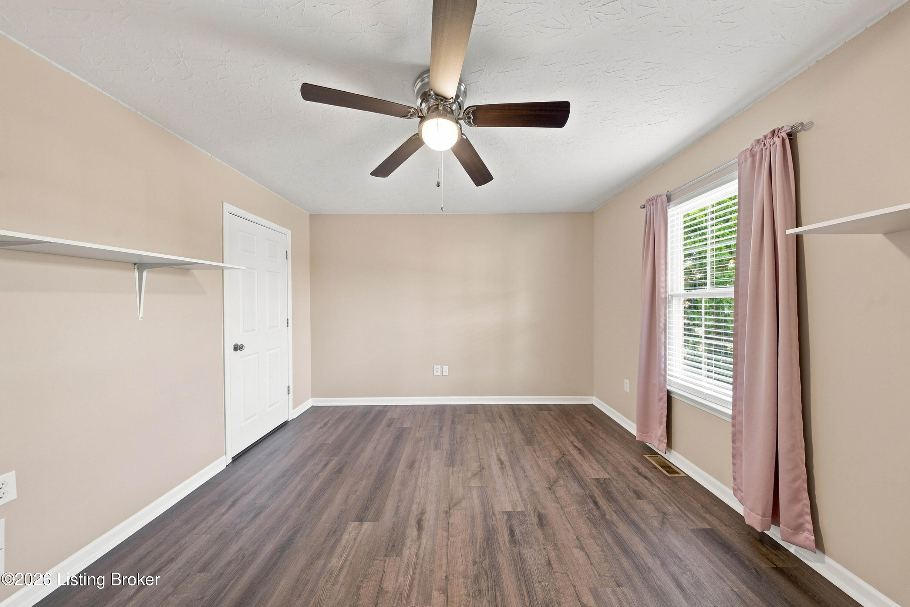 180 Treasure Bay Ct Property Photo 18