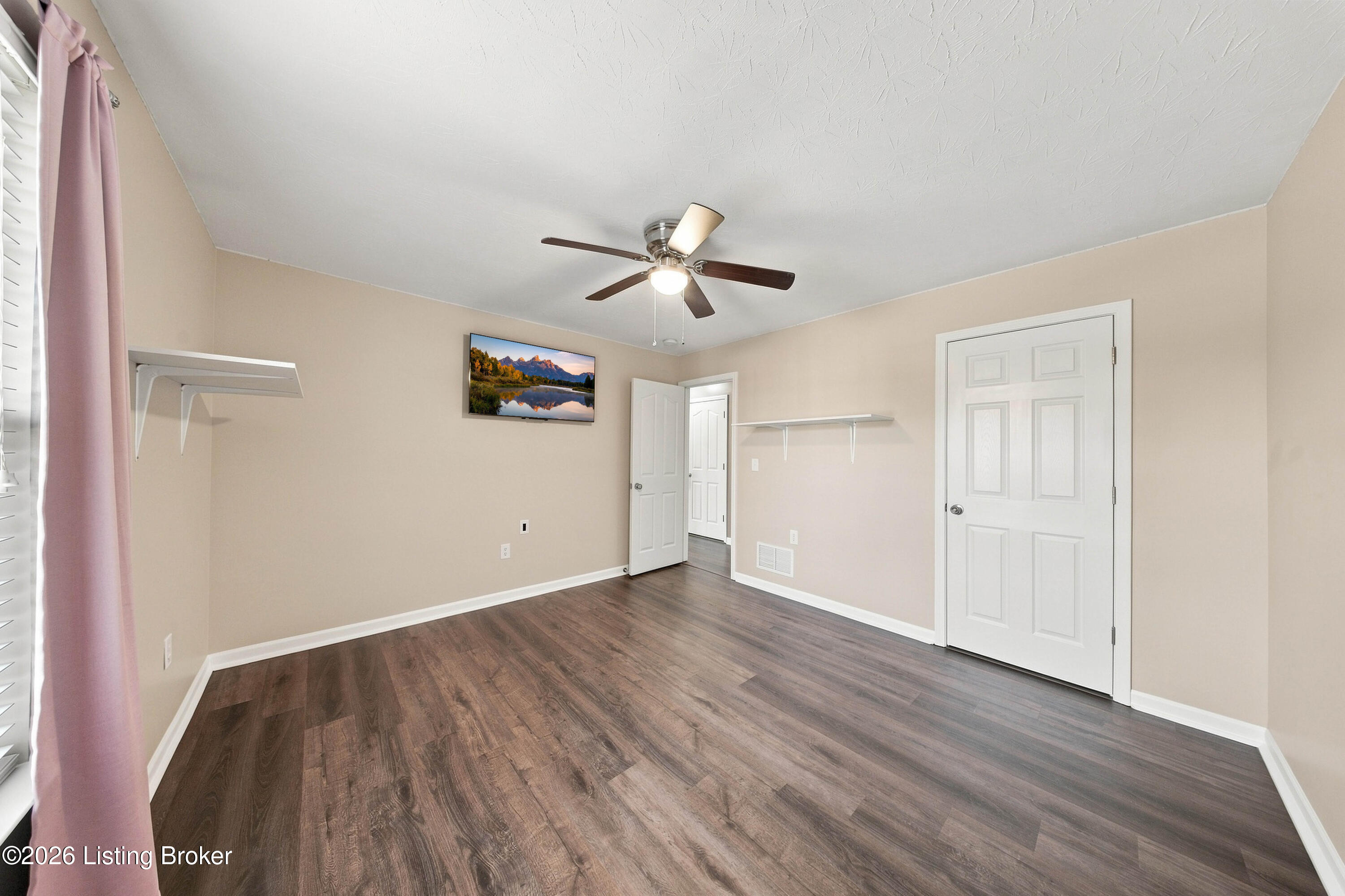 180 Treasure Bay Ct Property Photo 19