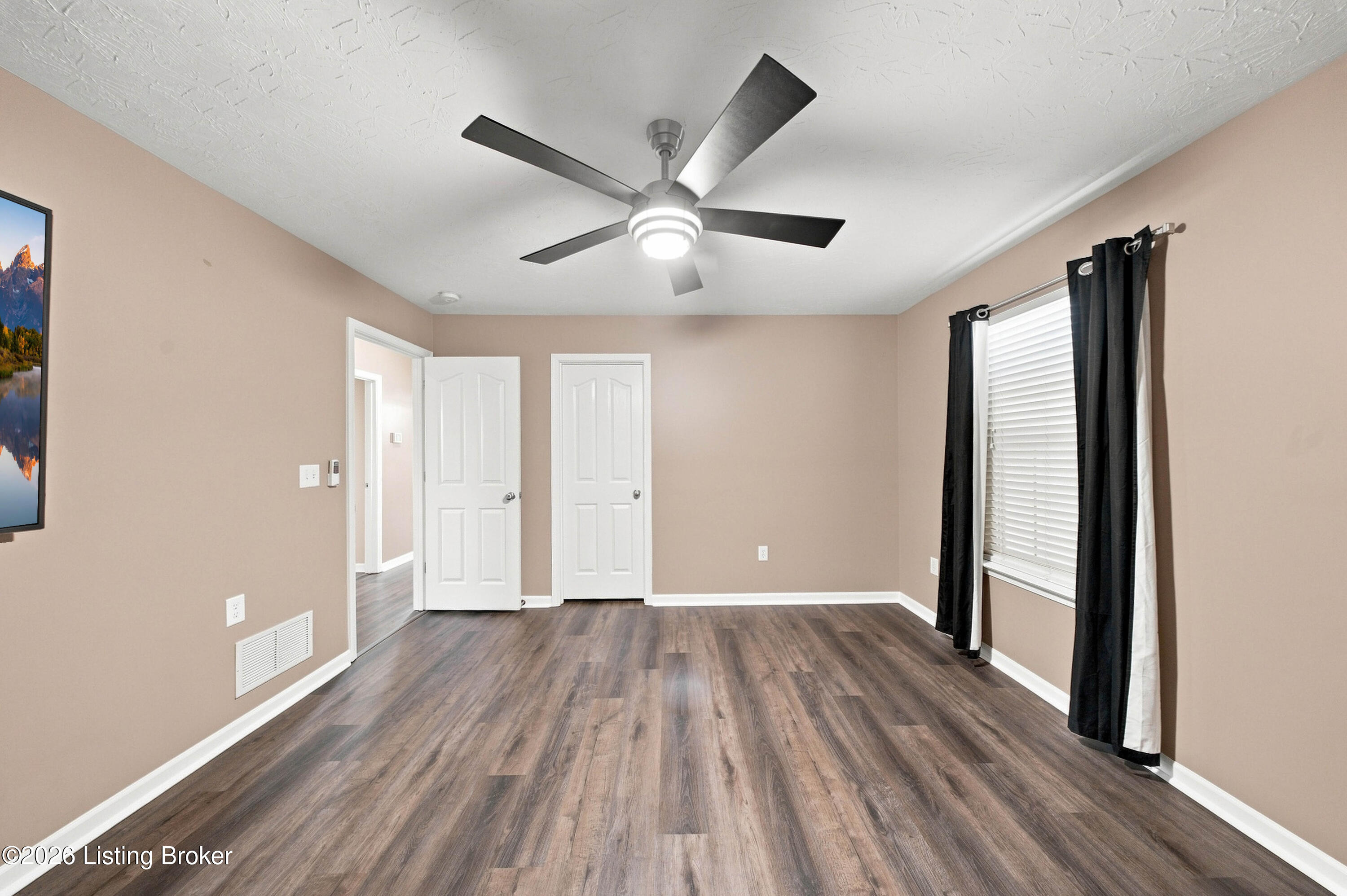 180 Treasure Bay Ct Property Photo 24