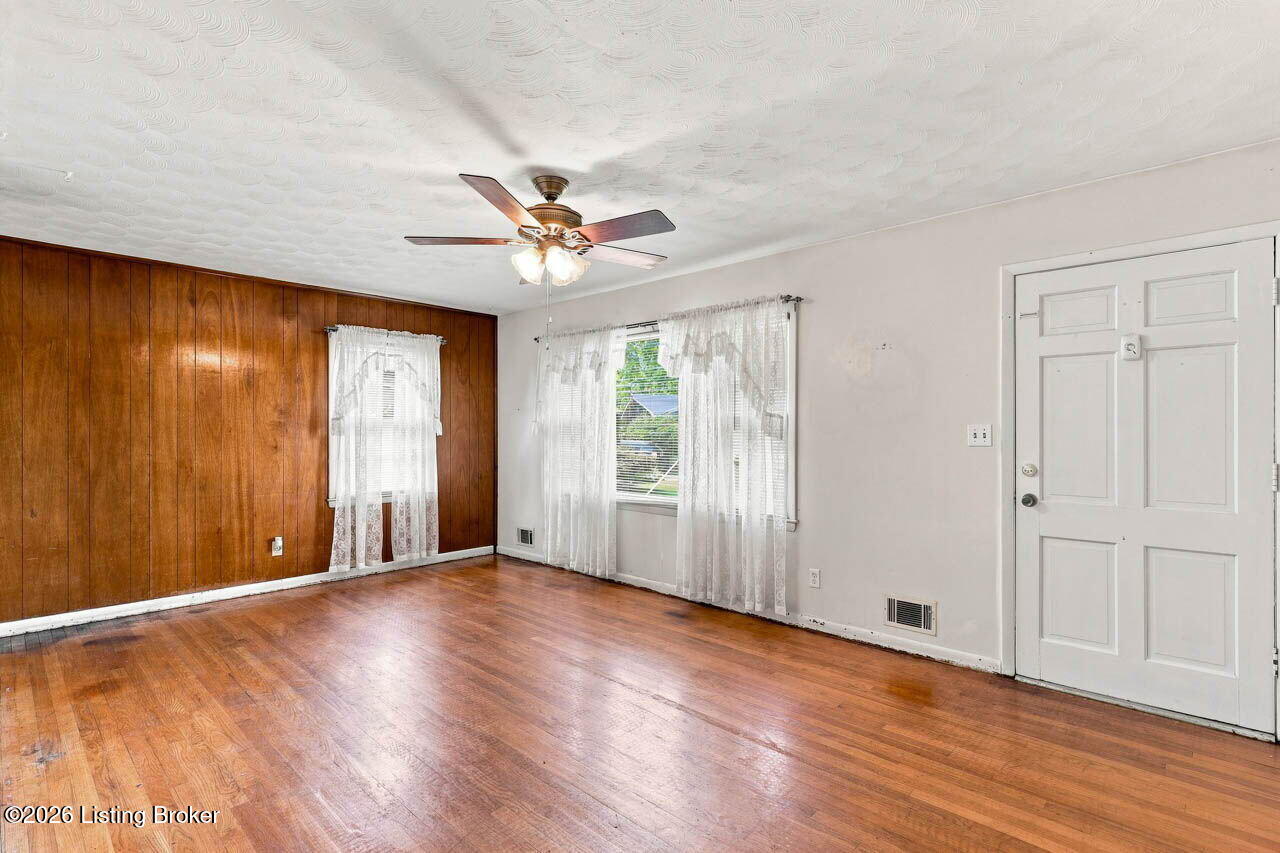 7107 Bowie Ct Property Photo 8