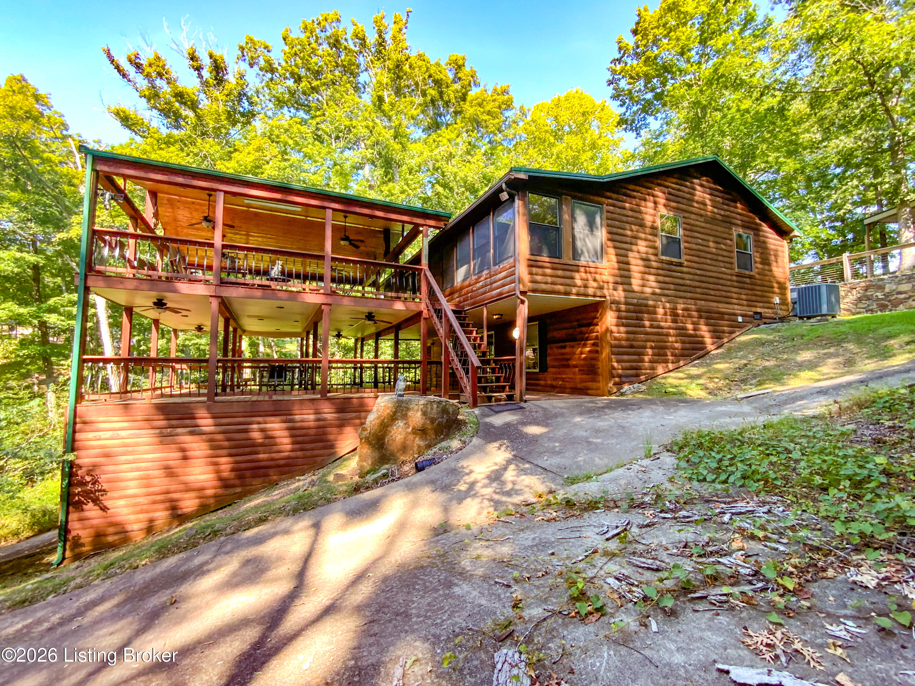 45 Shady Lane Dr Property Photo 3