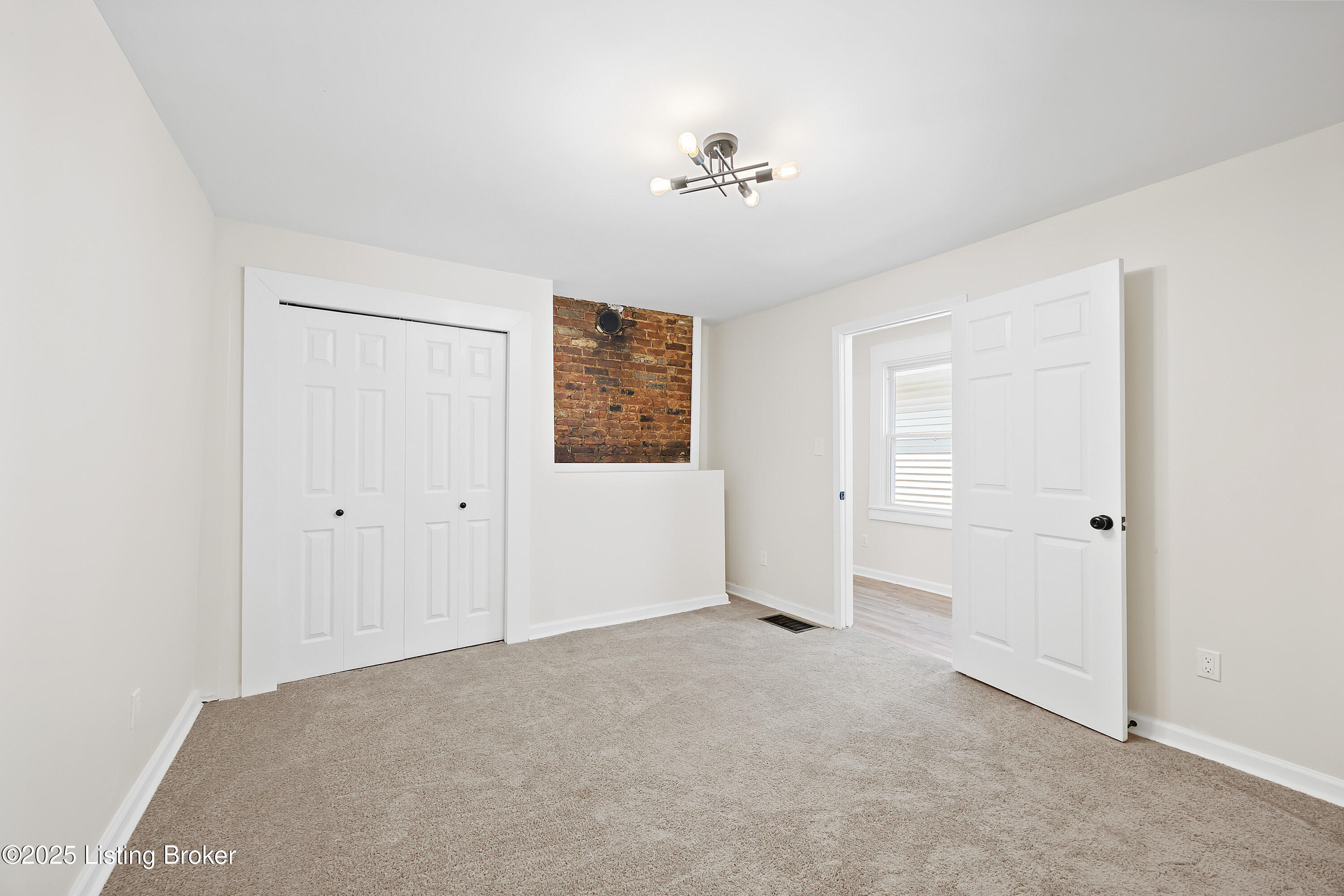 1020 Franklin St Property Photo 20