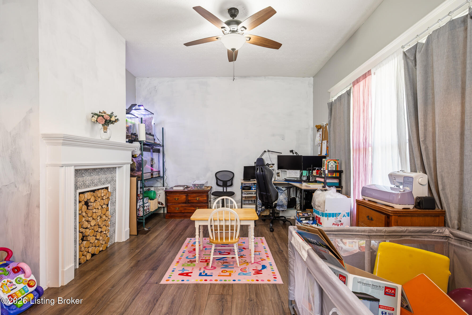 1746 E Spring St Property Photo 8
