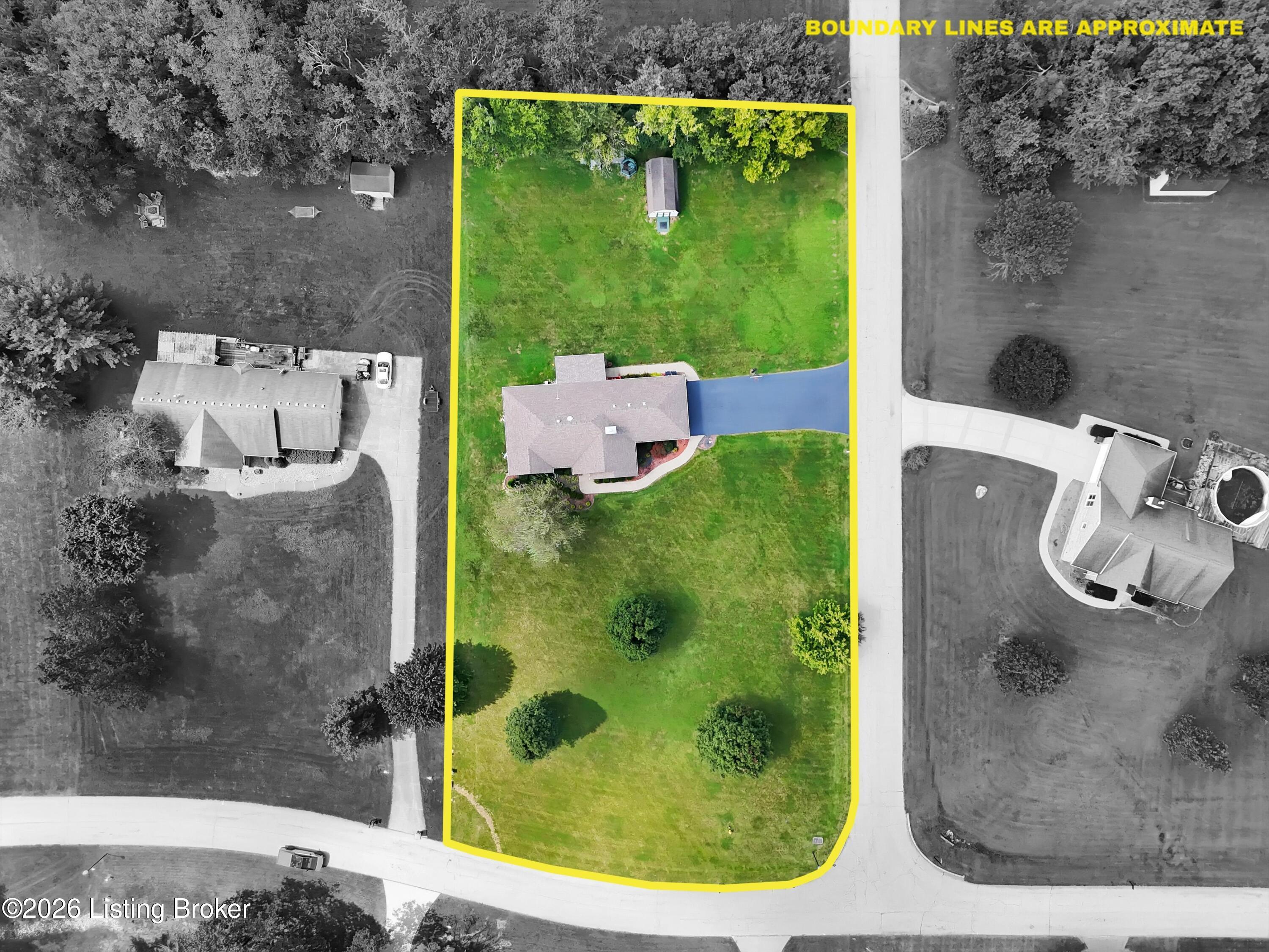 2400 Eastwood Cir Property Photo 3