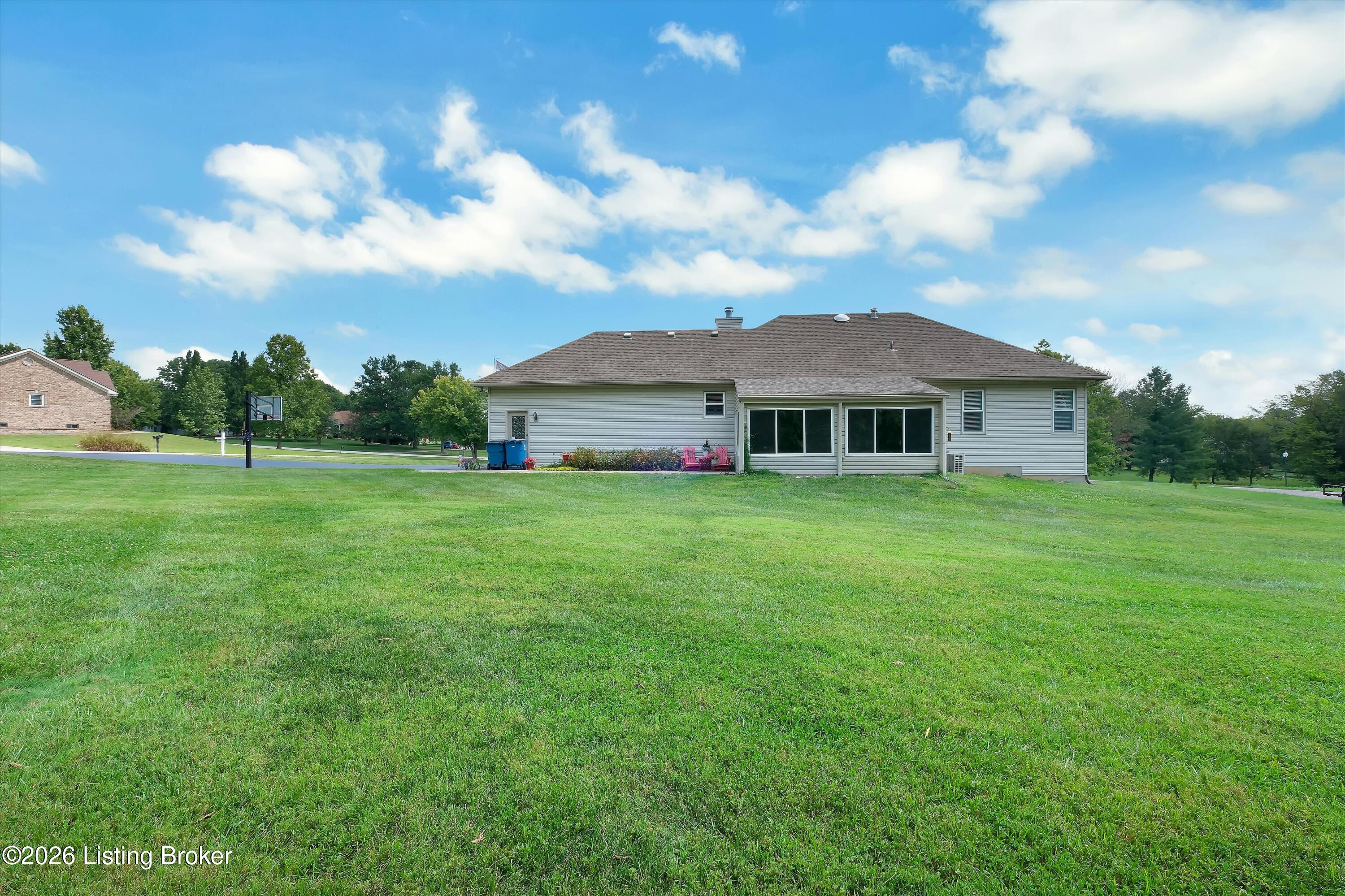 2400 Eastwood Cir Property Photo 42