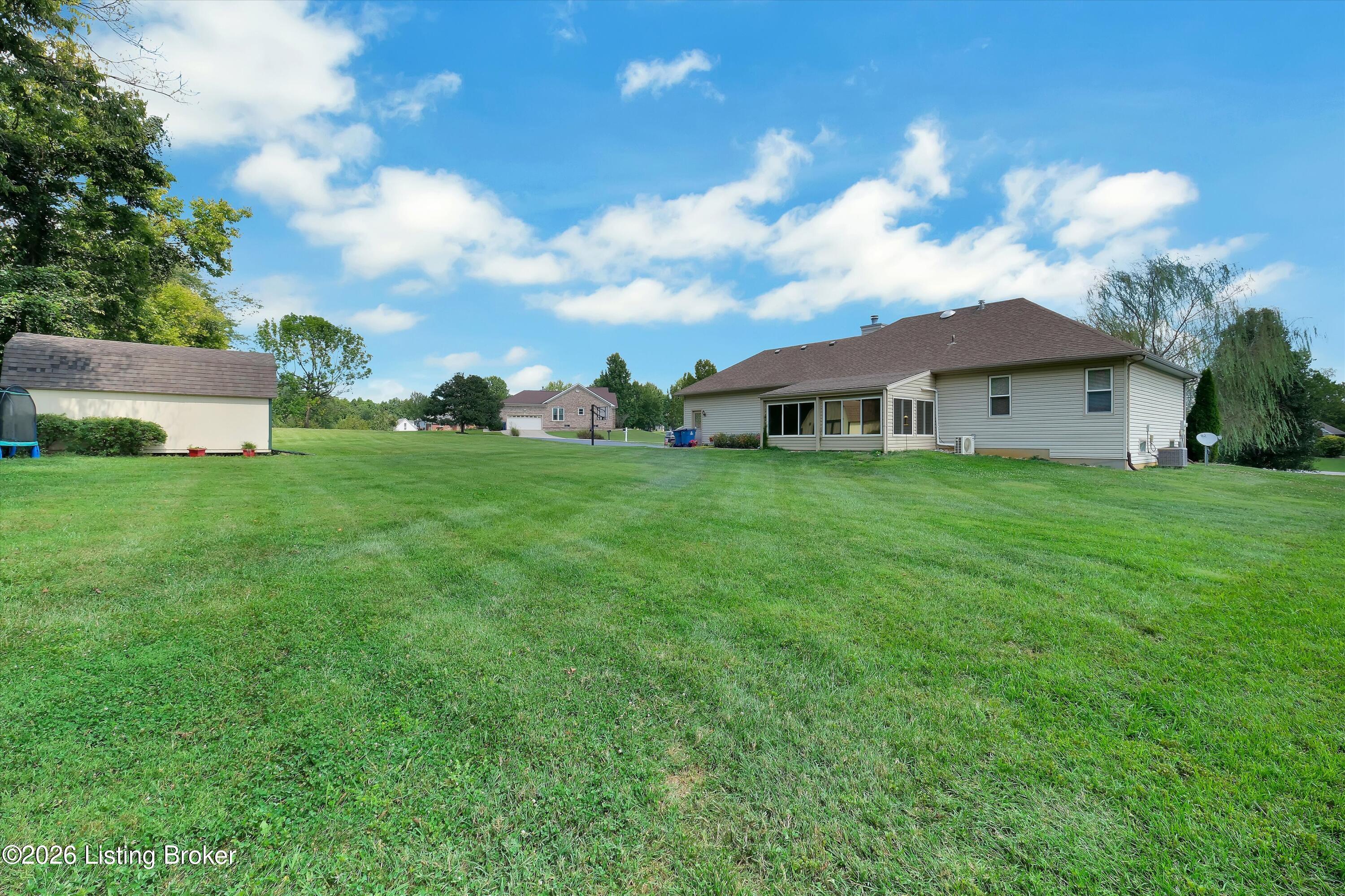2400 Eastwood Cir Property Photo 43
