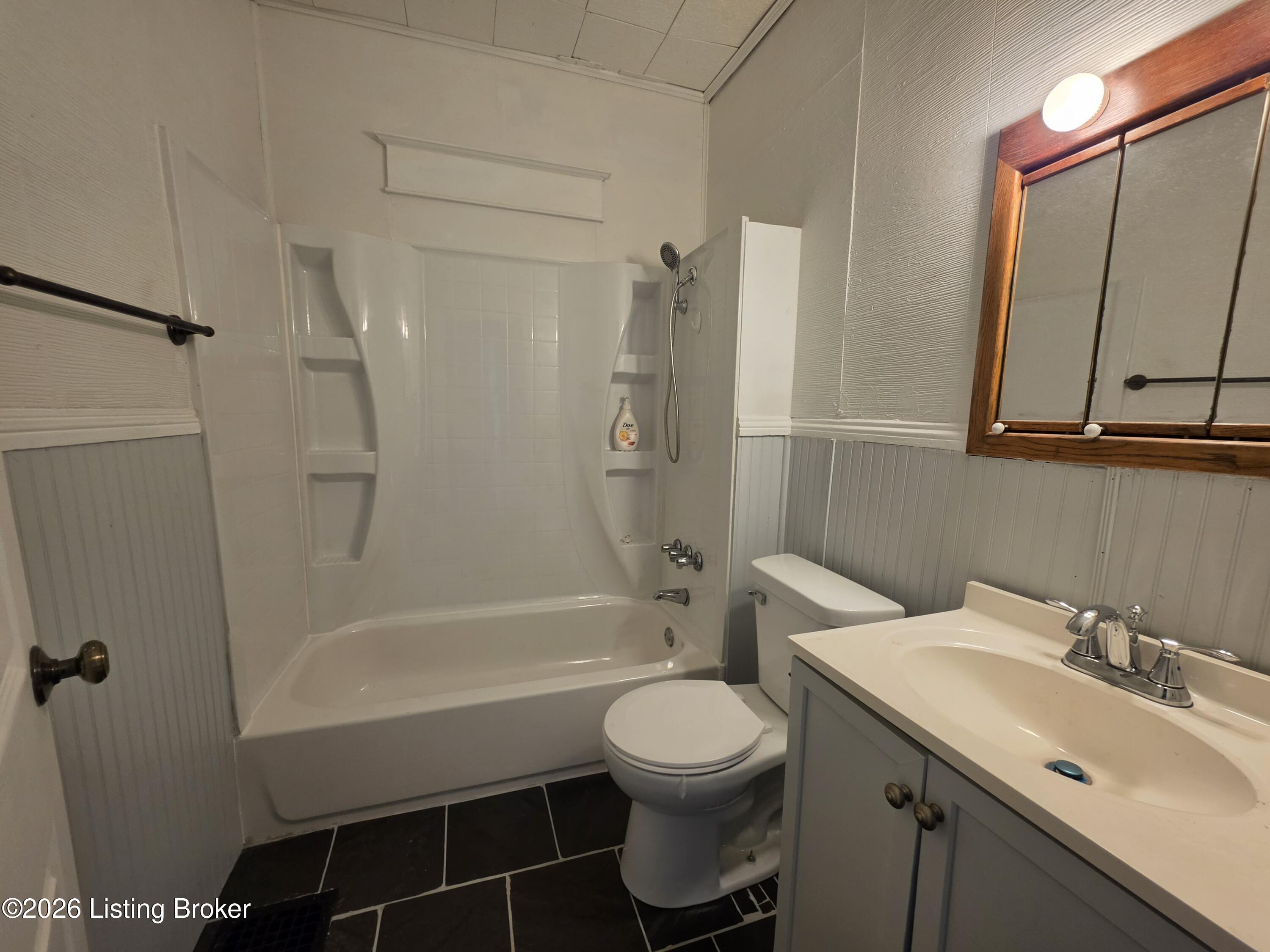 321 S 39th St Property Photo 8