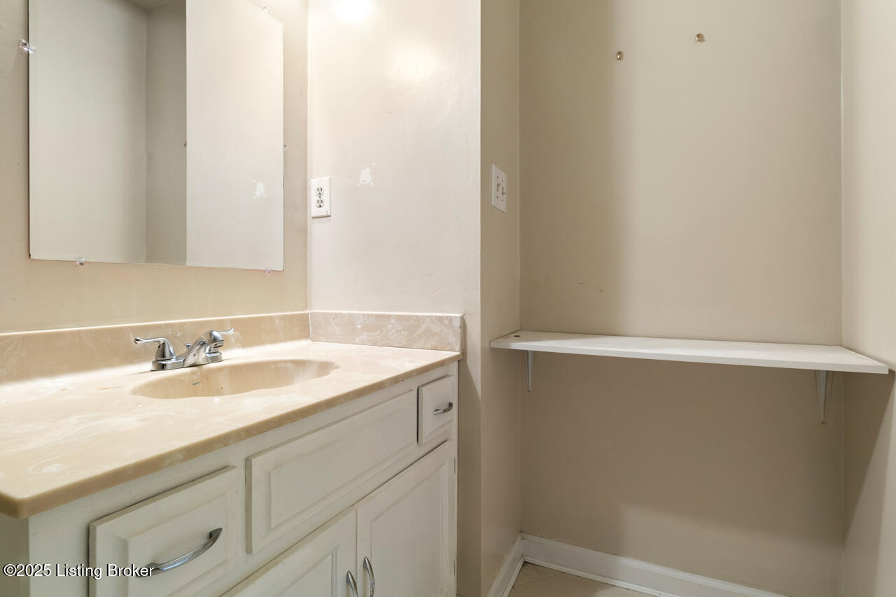 4121 Browns Ln B13 Property Photo 21