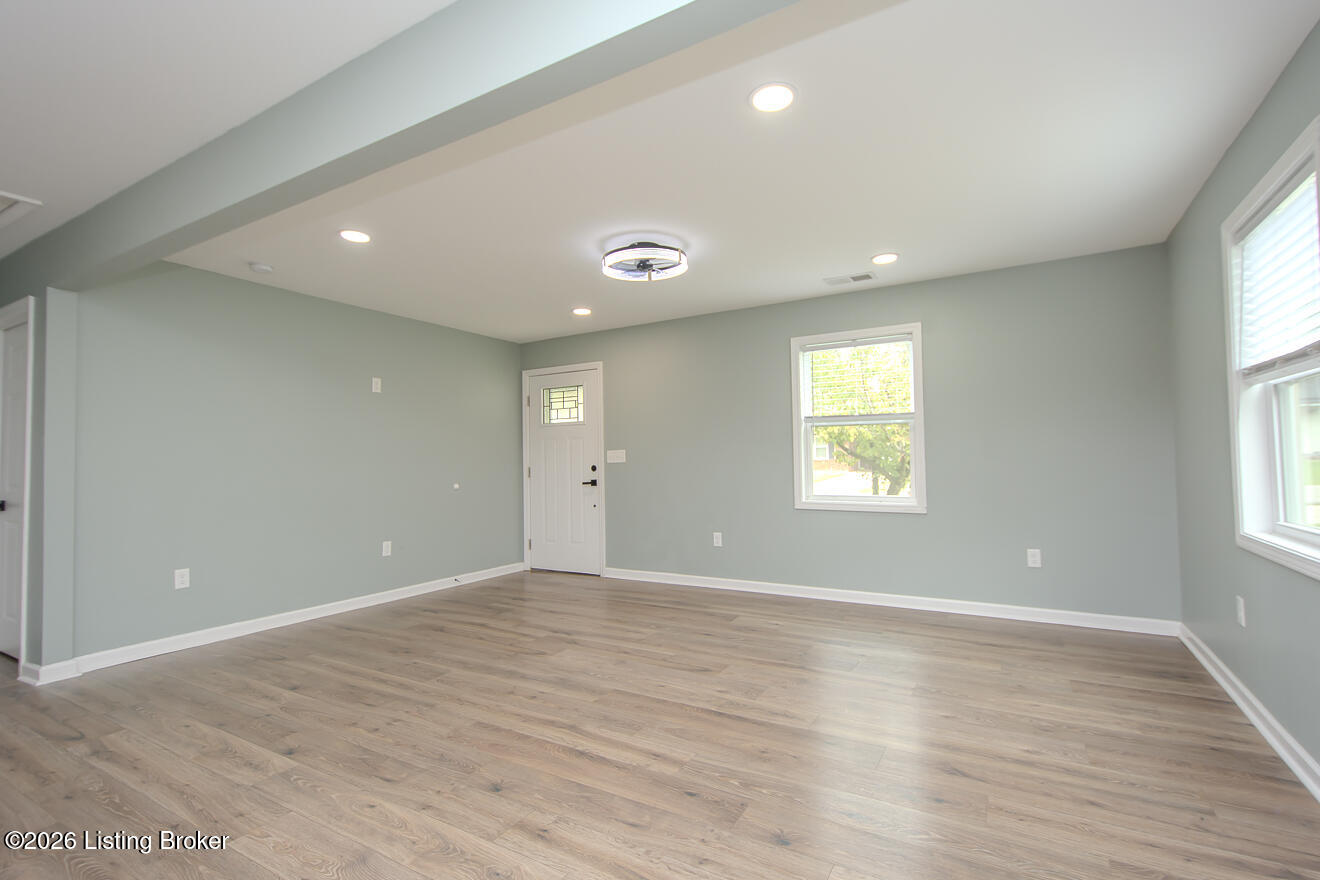 107 Ada Ave Property Photo 5