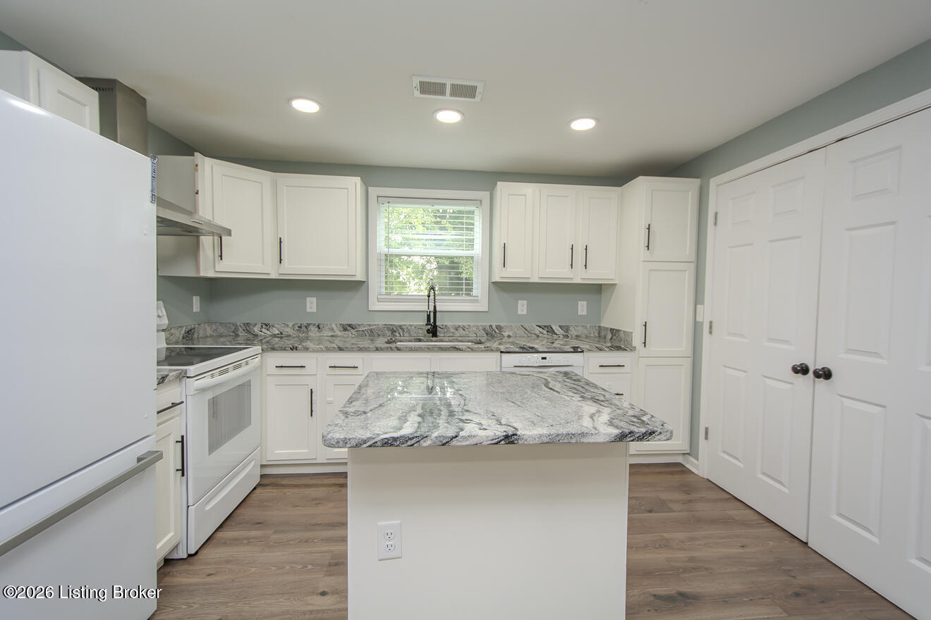 107 Ada Ave Property Photo 10