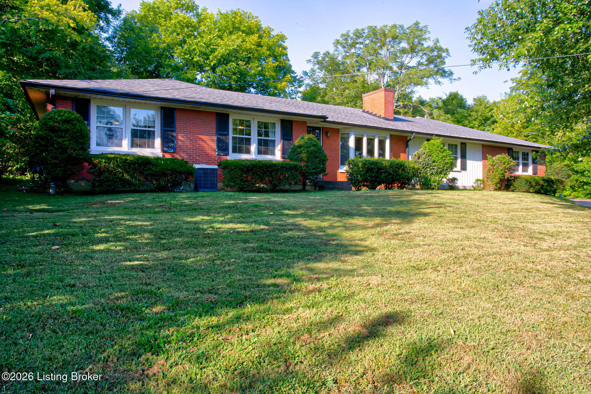 220 W Kenwood Dr Property Photo 1