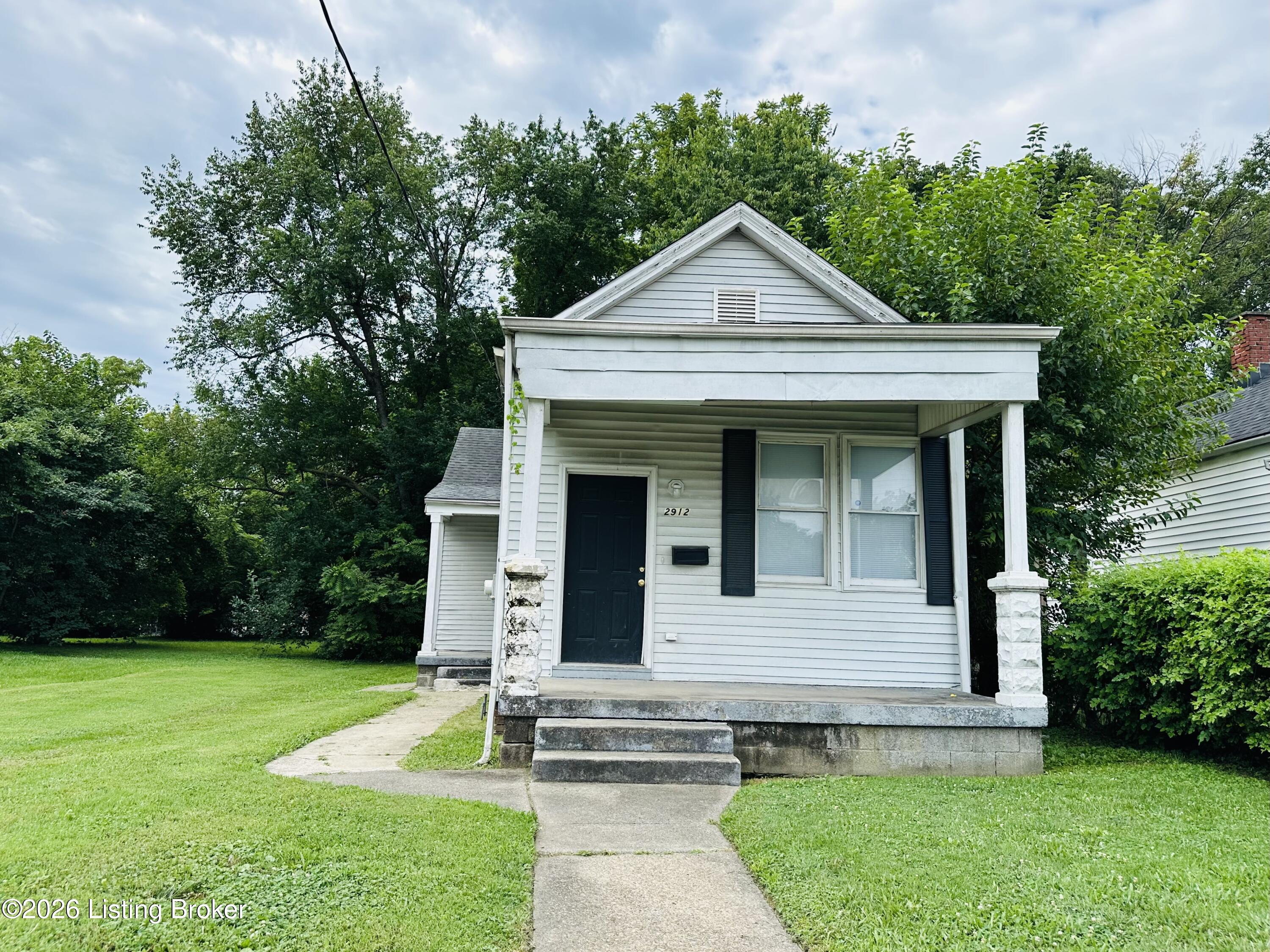 2912 Greenwood Ave Property Photo 1